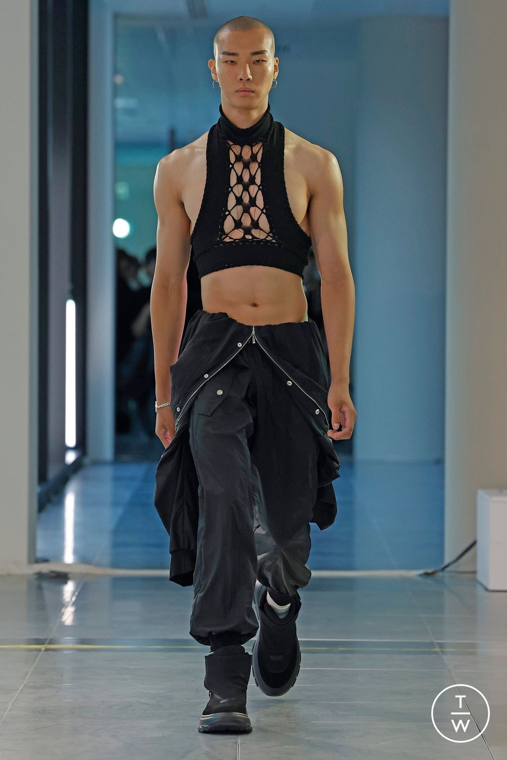 Fashion Week London Spring/Summer 2024 look 13 from the Mark Fast collection 女装