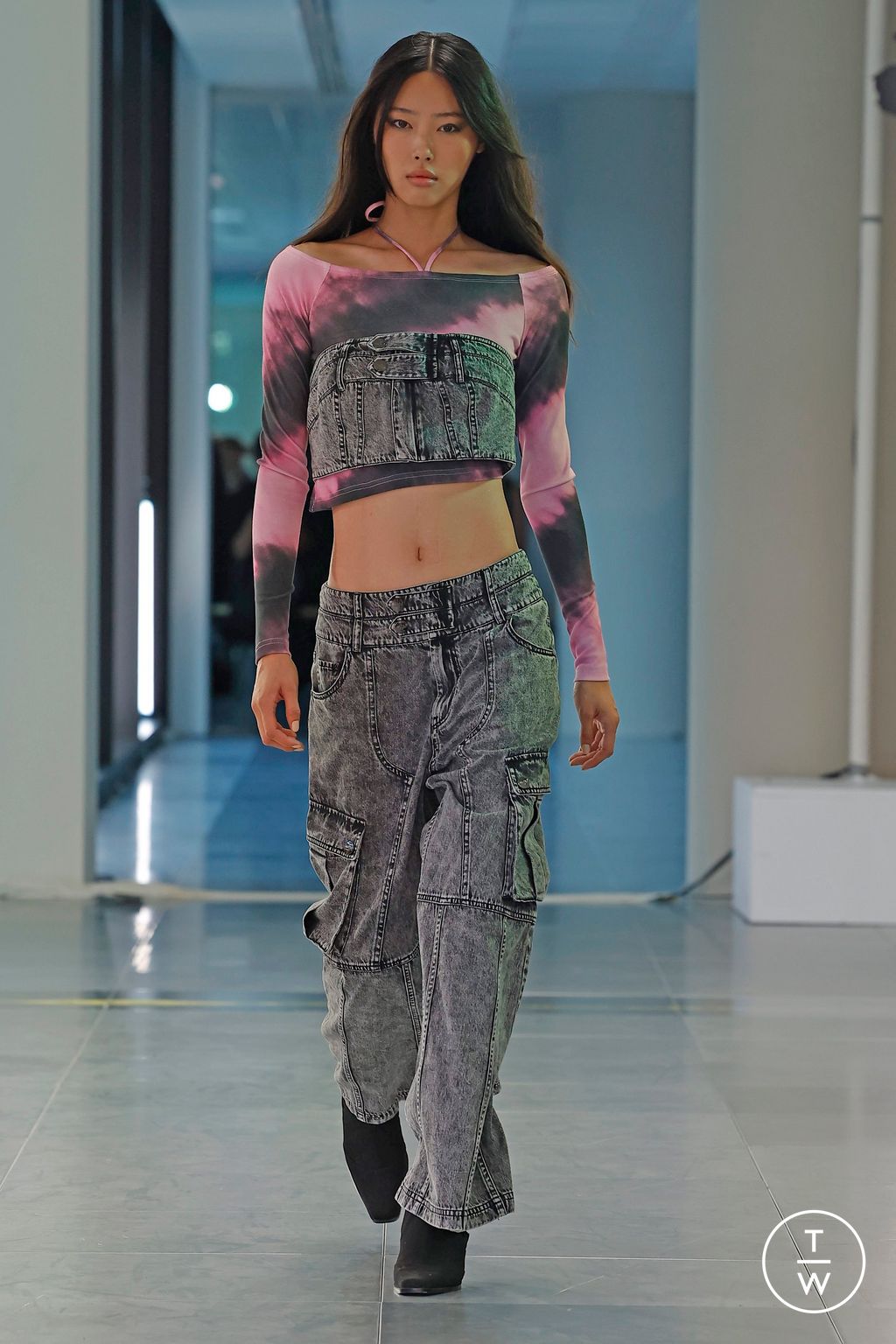 Fashion Week London Spring/Summer 2024 look 35 from the Mark Fast collection womenswear