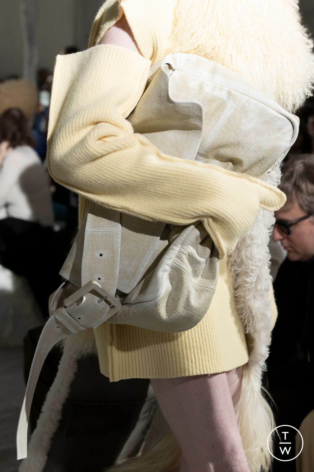 Fashion Week Milan Fall/Winter 2024 look 7 de la collection Marni womenswear accessories