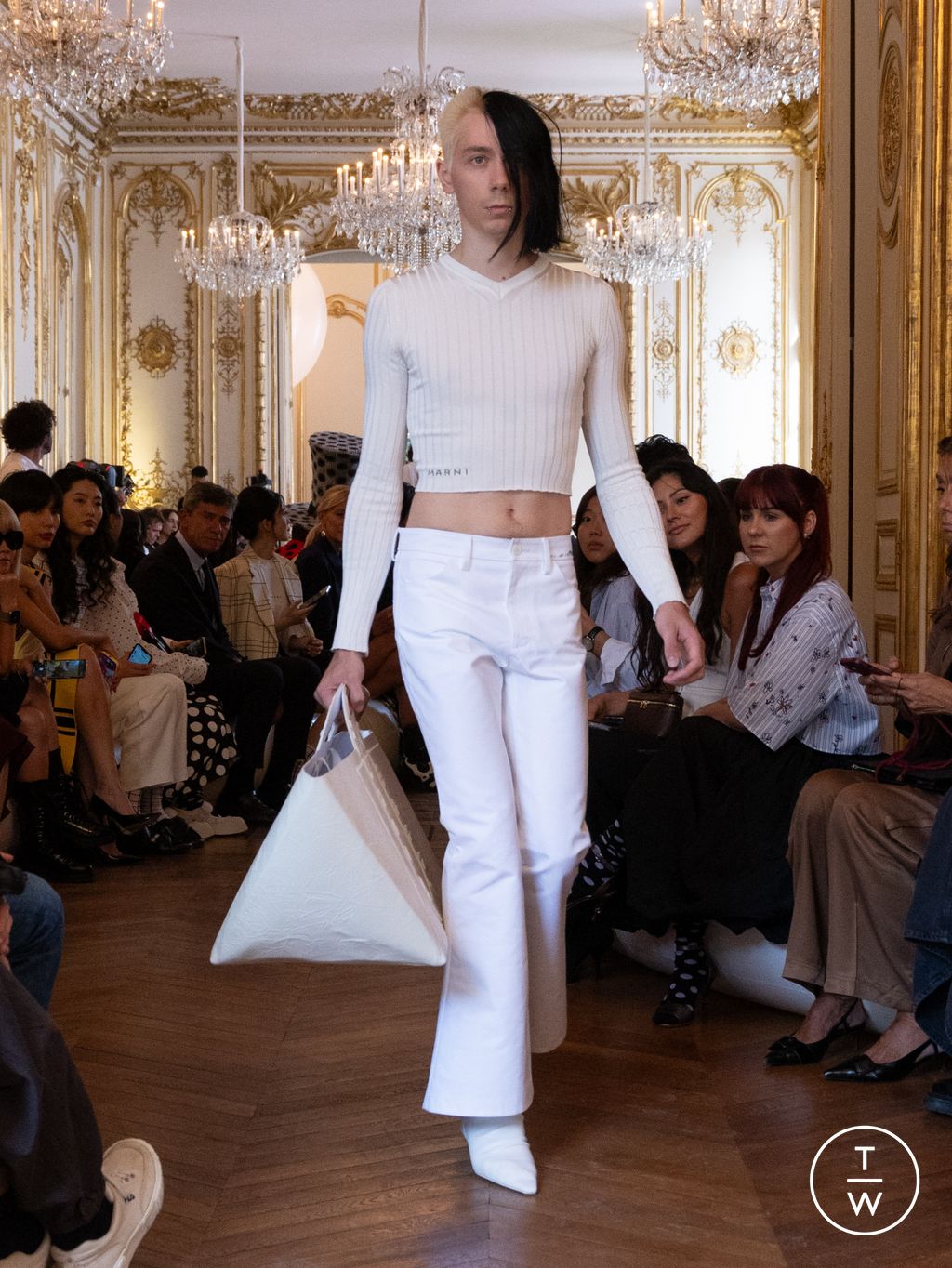 Fashion Week Paris Spring/Summer 2024 look 11 from the Marni collection 女装