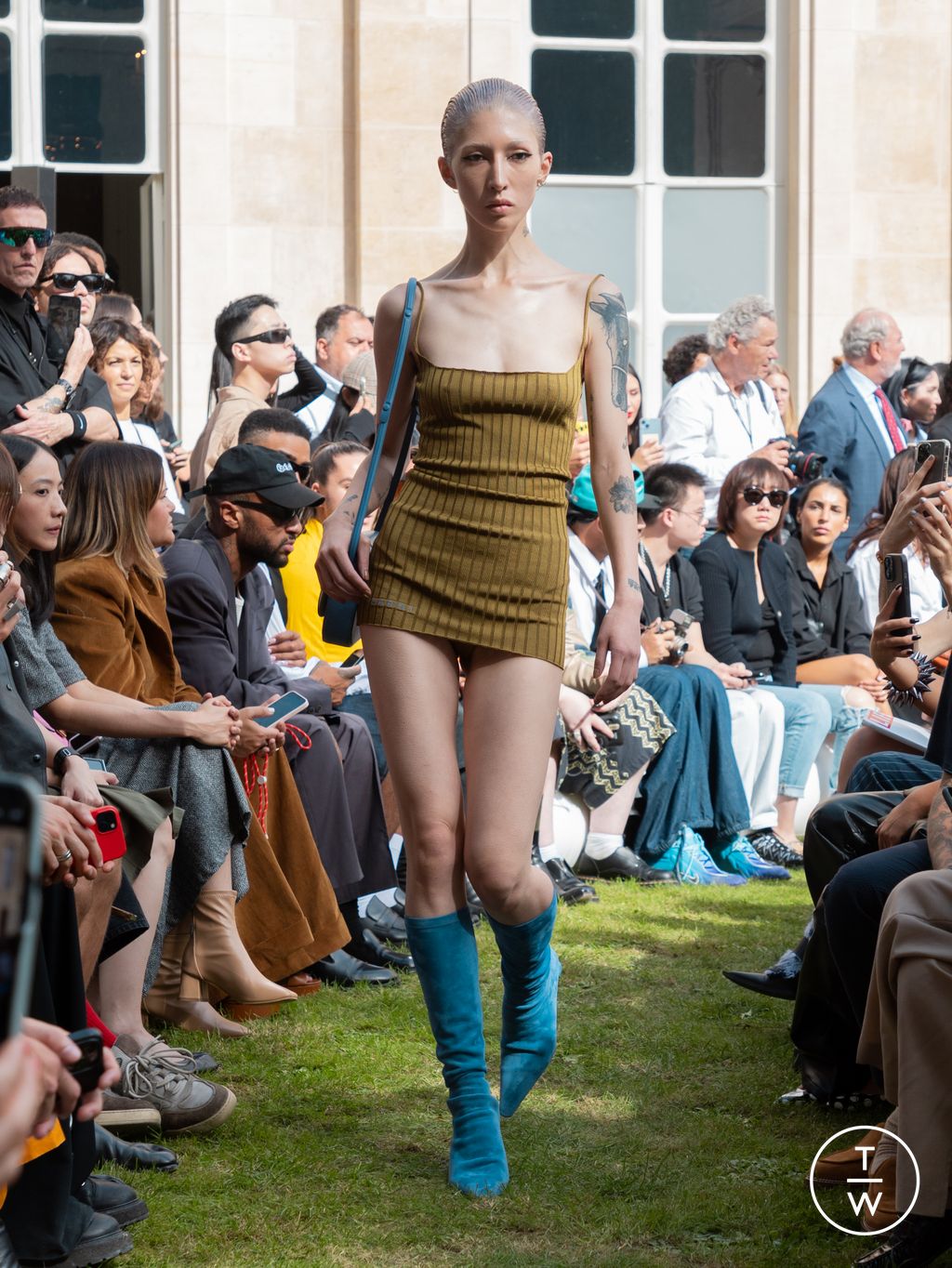 Fashion Week Paris Spring/Summer 2024 look 56 from the Marni collection 女装