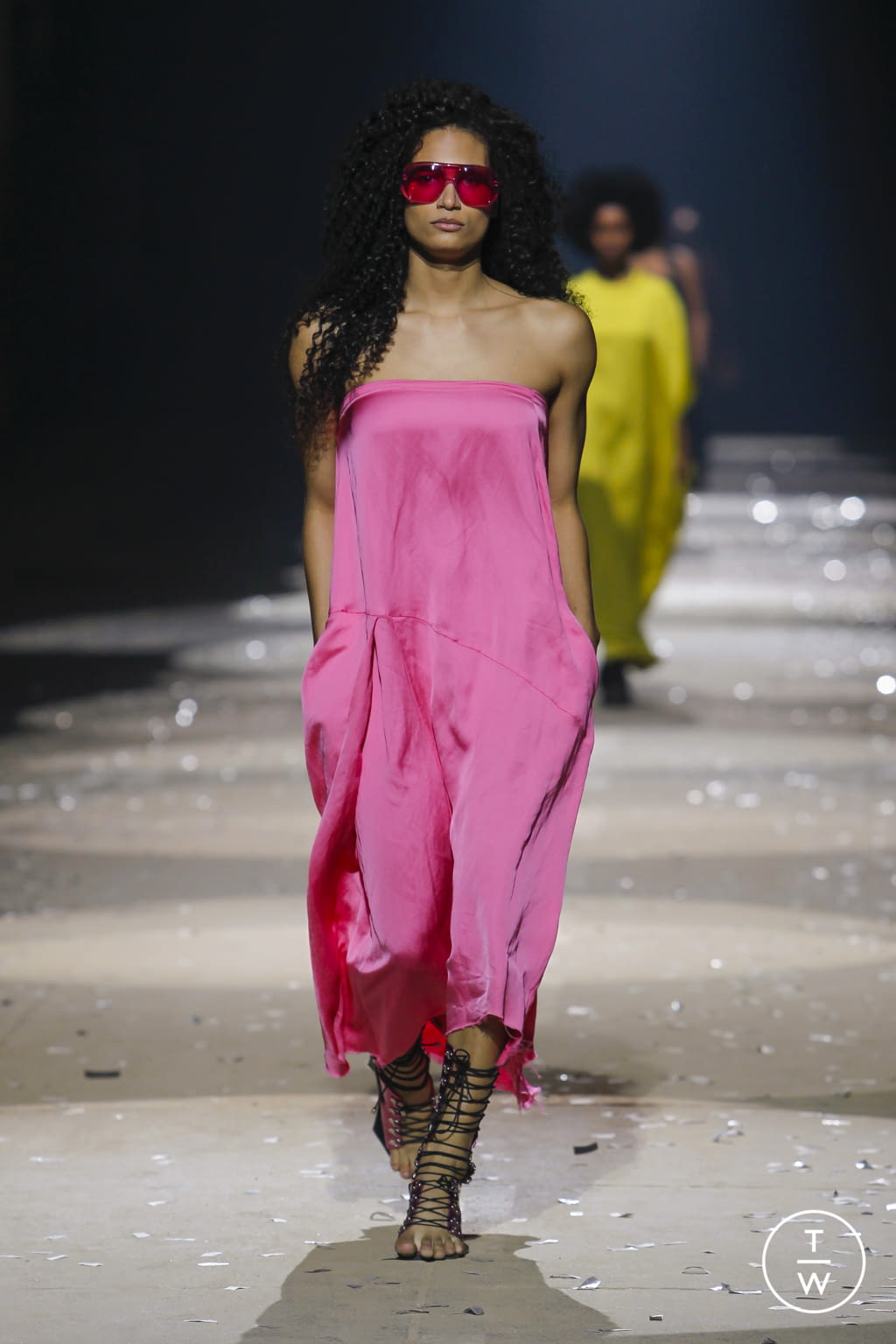 Fashion Week London Spring/Summer 2022 look 1 from the Marques' Almeida collection womenswear
