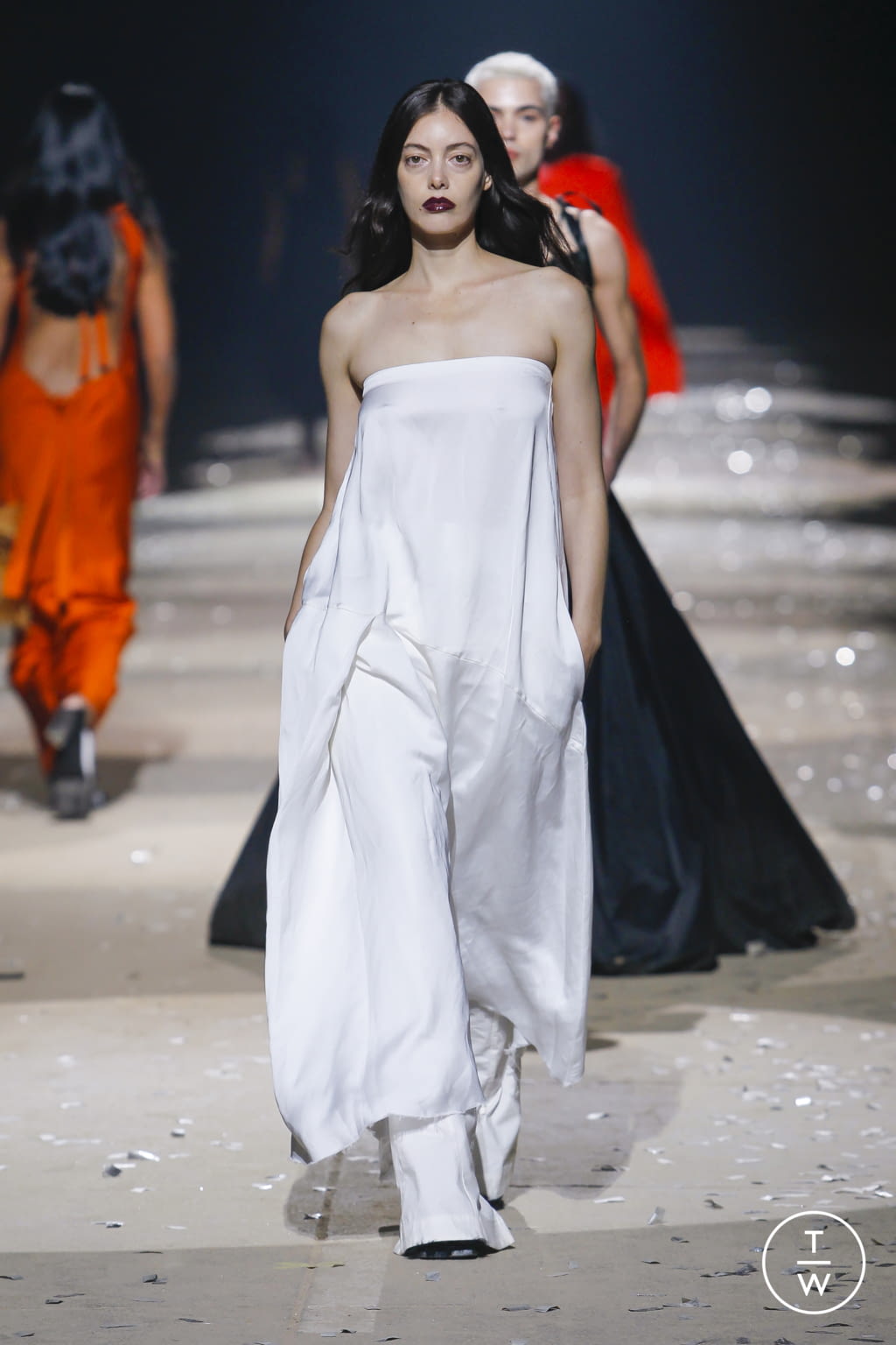 Fashion Week London Spring/Summer 2022 look 5 de la collection Marques' Almeida womenswear