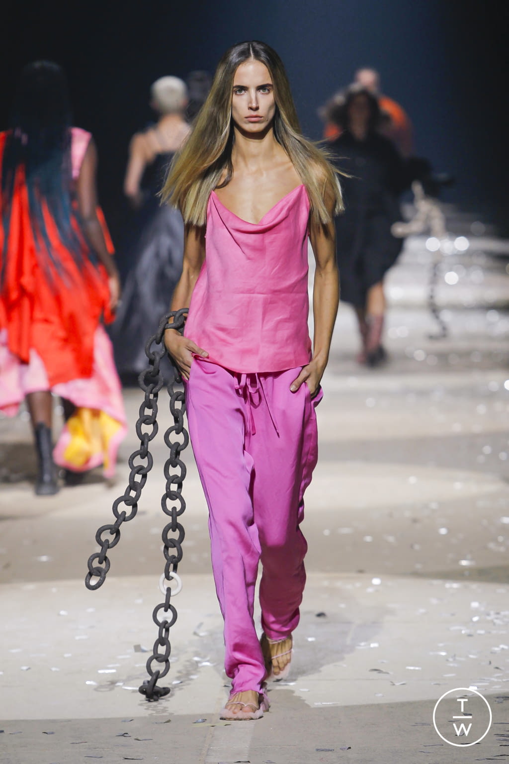 Fashion Week London Spring/Summer 2022 look 9 from the Marques' Almeida collection 女装