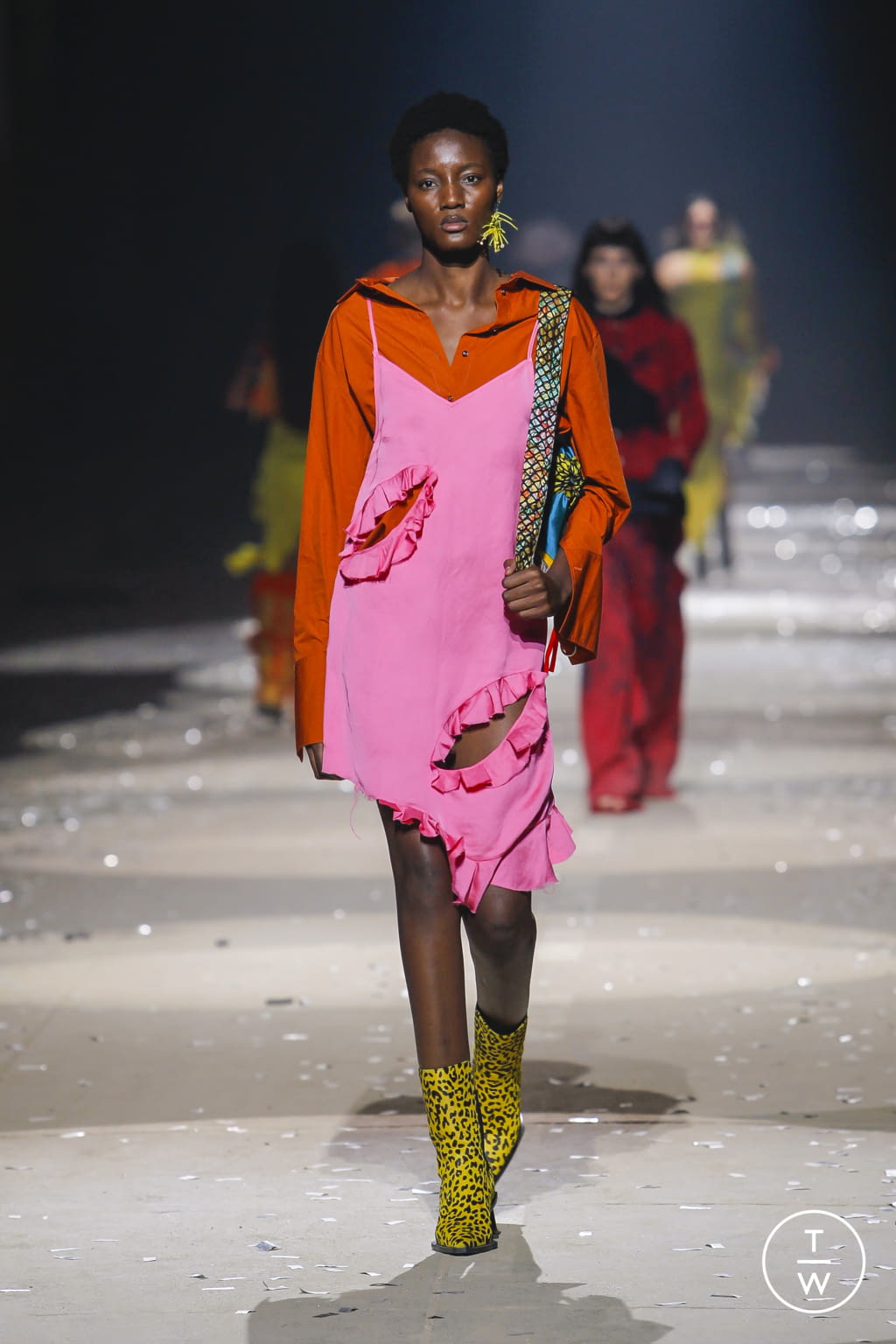 Fashion Week London Spring/Summer 2022 look 14 de la collection Marques' Almeida womenswear