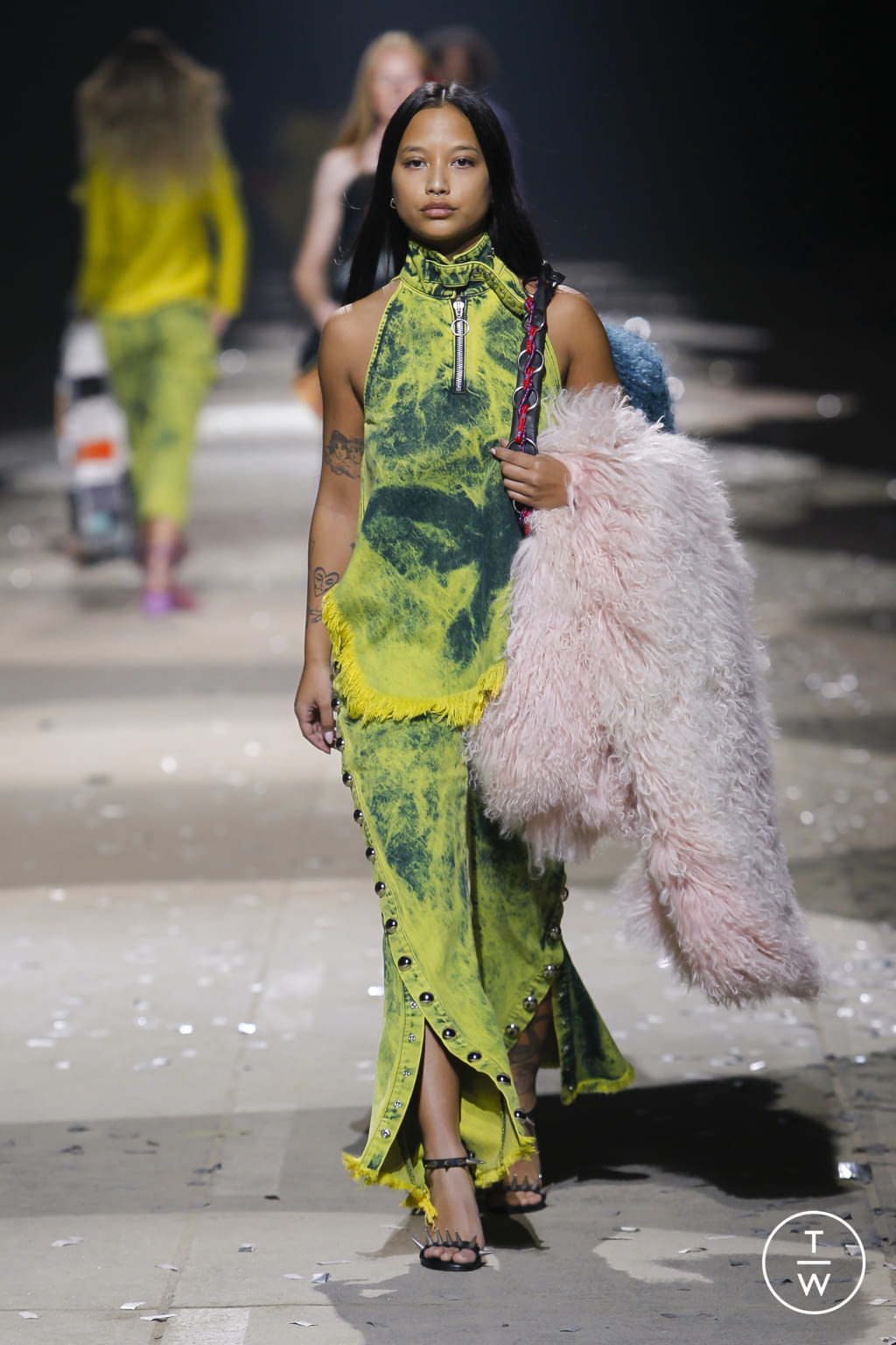 Fashion Week London Spring/Summer 2022 look 19 de la collection Marques' Almeida womenswear