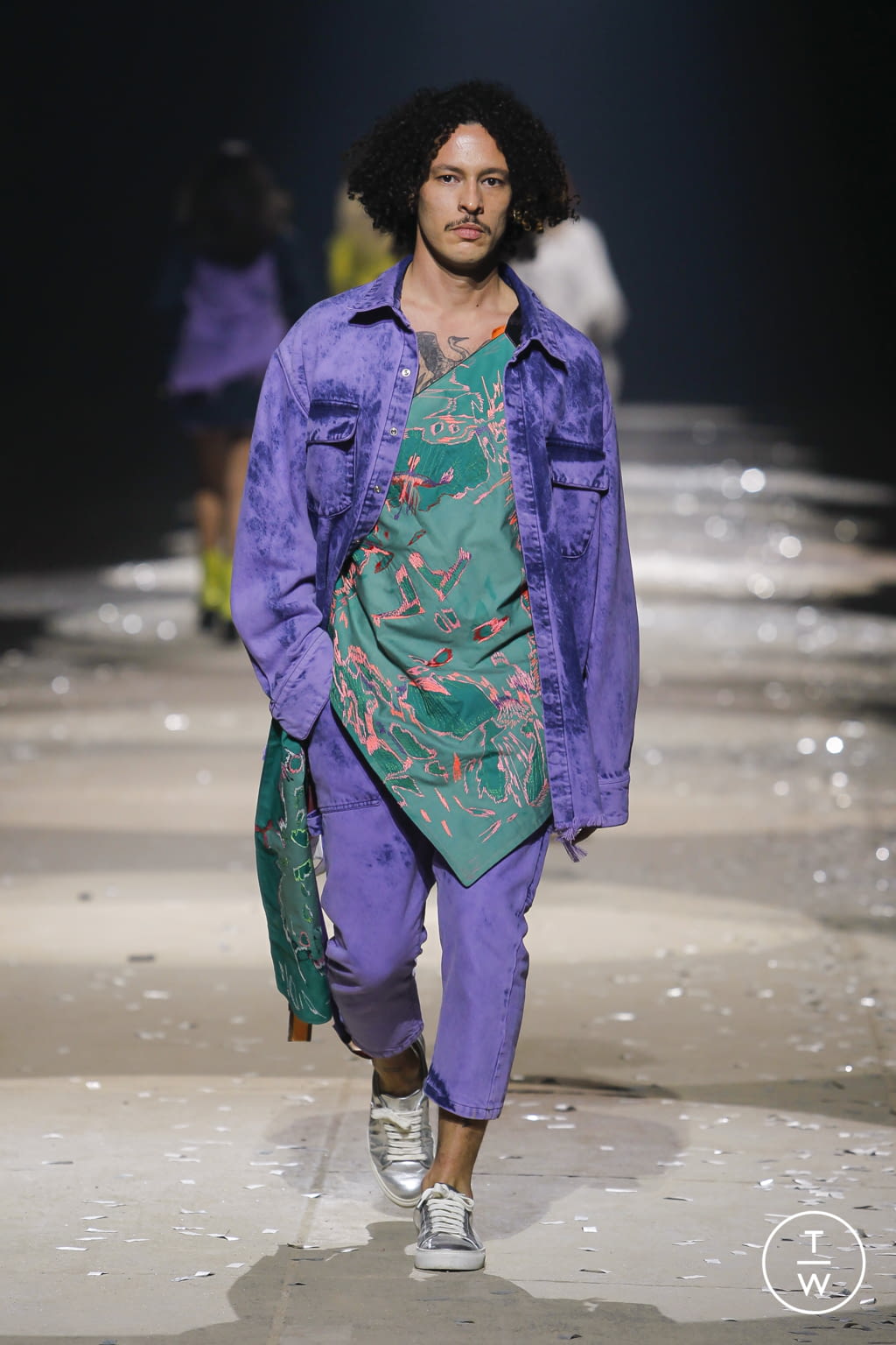 Fashion Week London Spring/Summer 2022 look 21 from the Marques' Almeida collection 女装
