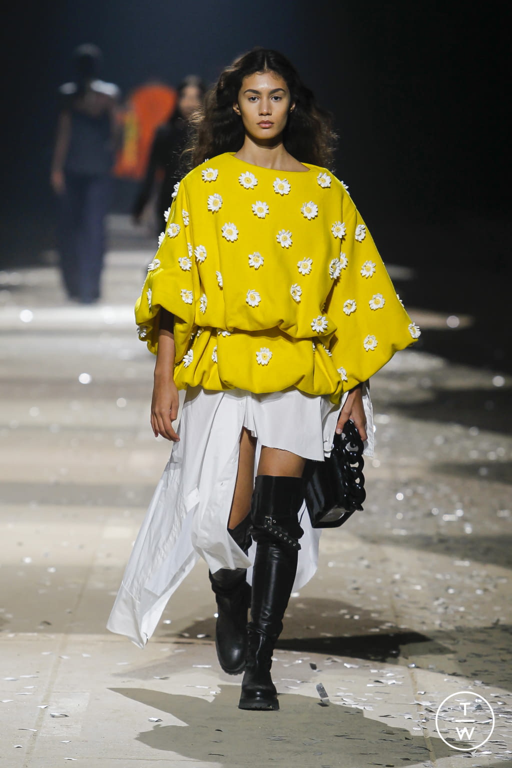 Fashion Week London Spring/Summer 2022 look 30 from the Marques' Almeida collection womenswear