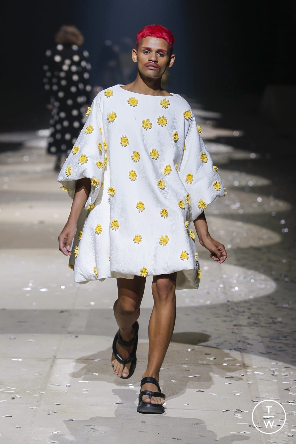 Fashion Week London Spring/Summer 2022 look 34 from the Marques' Almeida collection womenswear