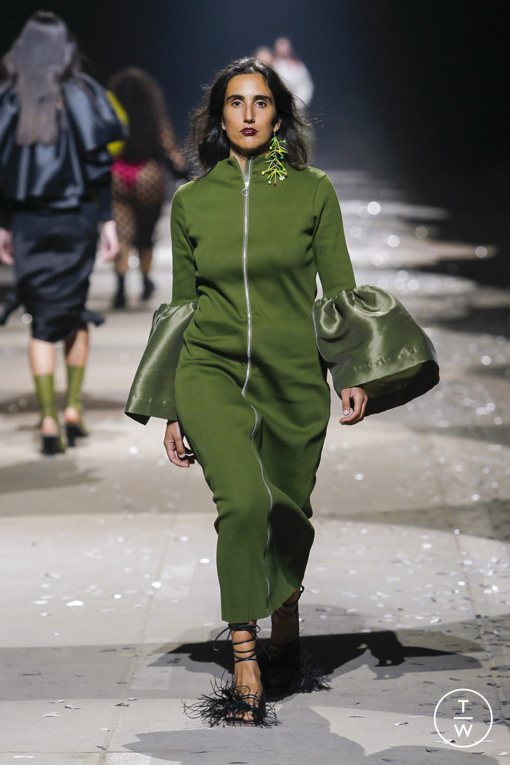 Fashion Week London Spring/Summer 2022 look 41 from the Marques' Almeida collection womenswear