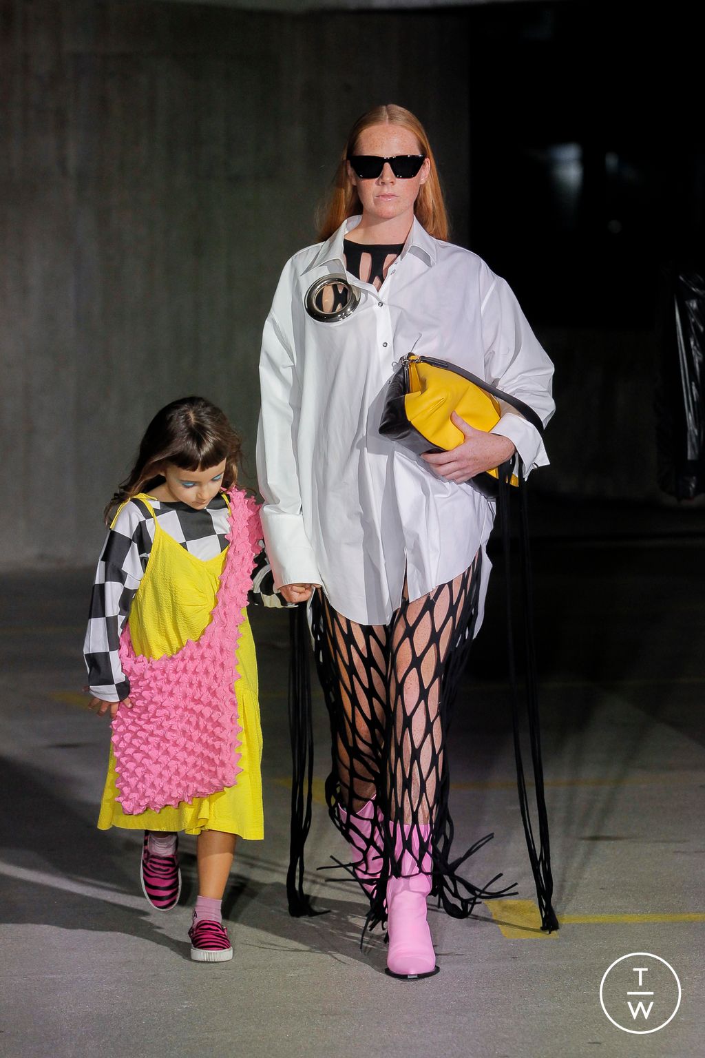 Fashion Week London Spring/Summer 2023 look 5 from the Marques' Almeida collection 女装
