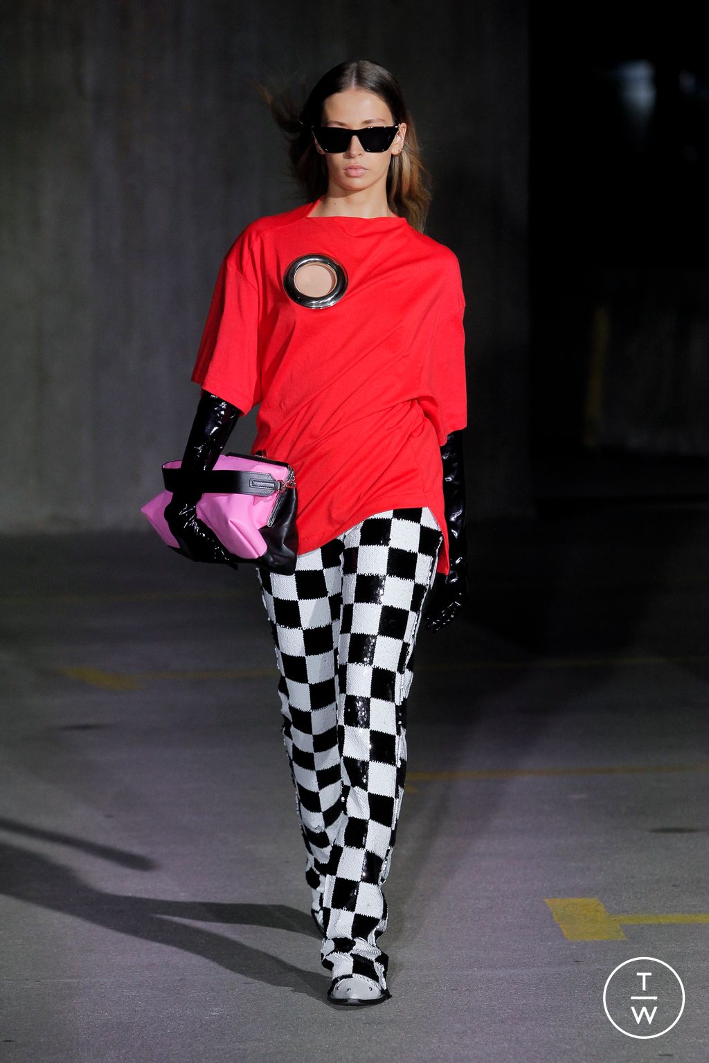 Fashion Week London Spring/Summer 2023 look 7 from the Marques' Almeida collection 女装