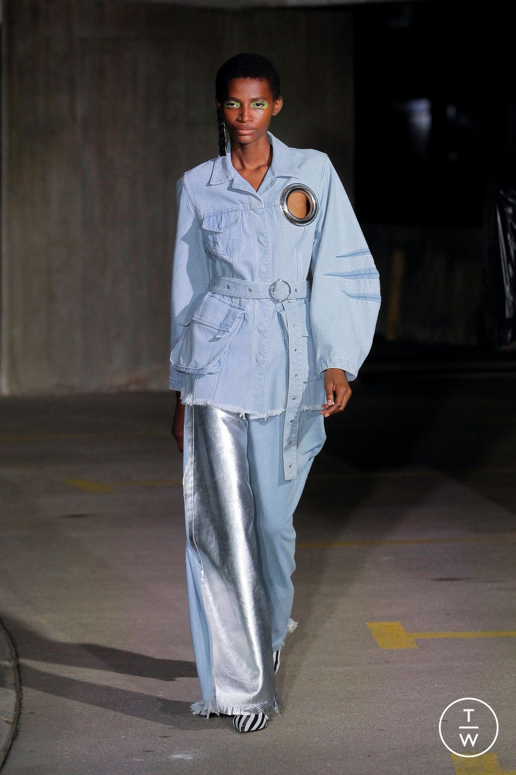 Fashion Week London Spring/Summer 2023 look 11 from the Marques' Almeida collection 女装
