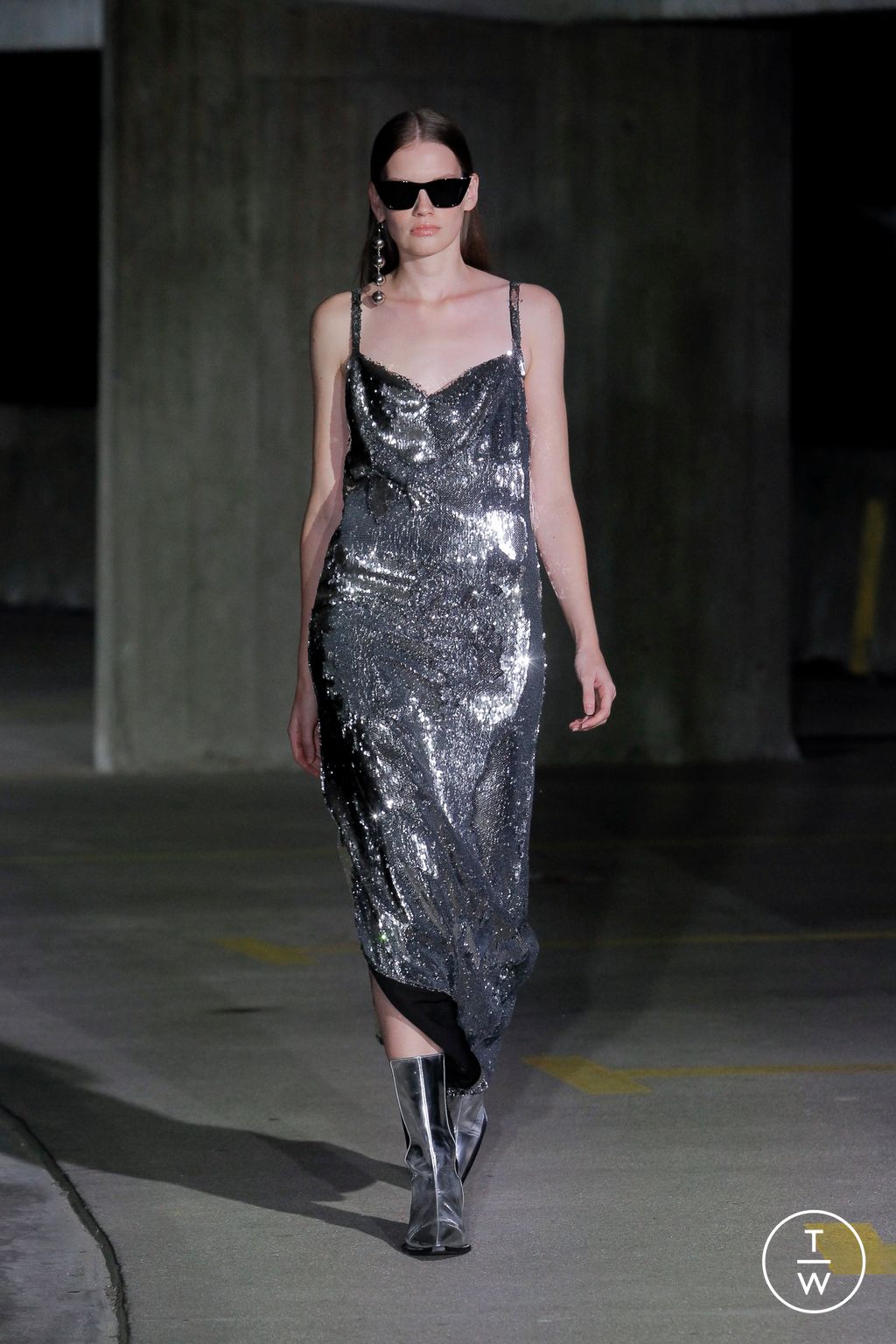 Fashion Week London Spring/Summer 2023 look 12 from the Marques' Almeida collection 女装