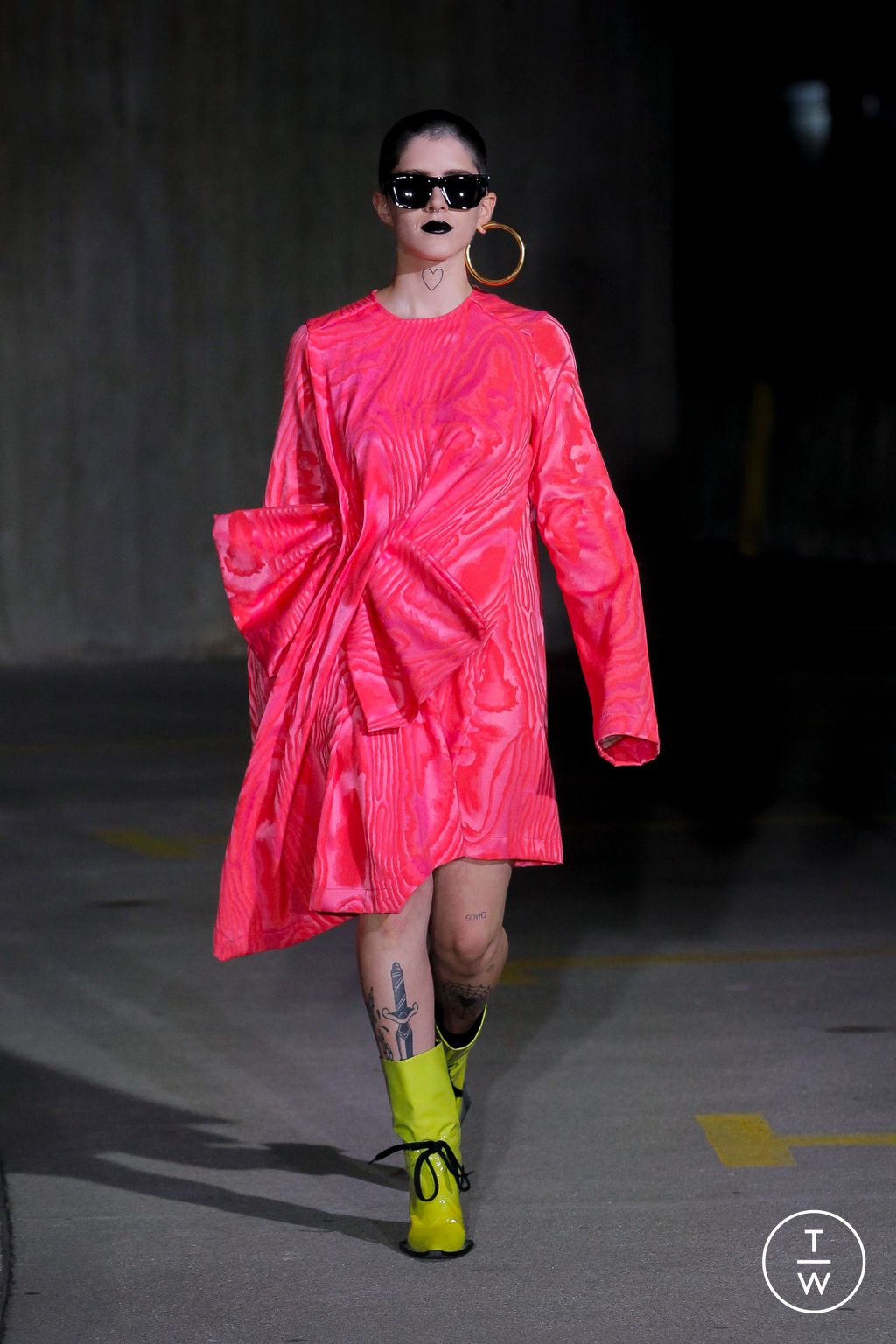 Fashion Week London Spring/Summer 2023 look 23 from the Marques' Almeida collection womenswear