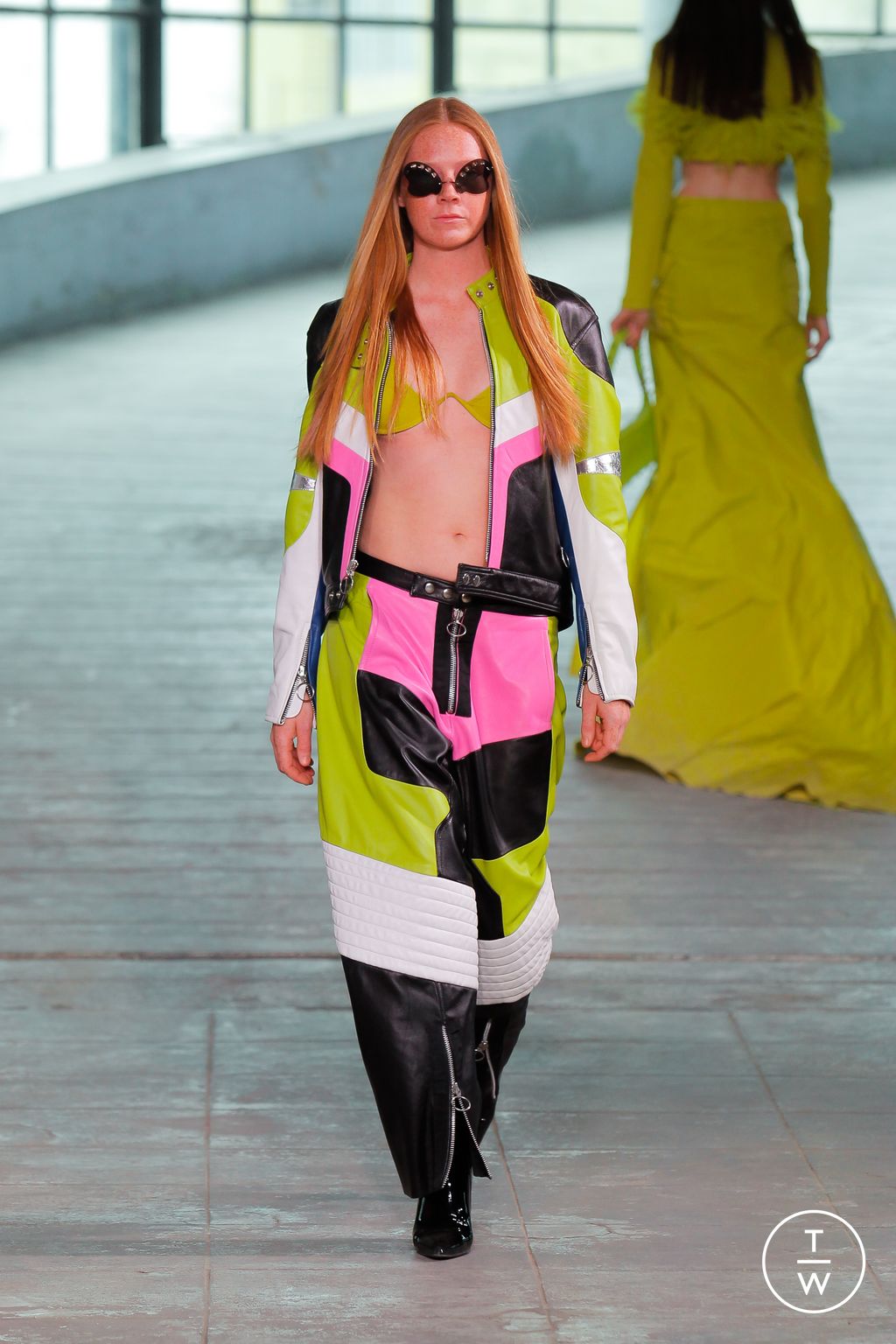 Fashion Week London Fall/Winter 2023 look 31 from the Marques' Almeida collection womenswear