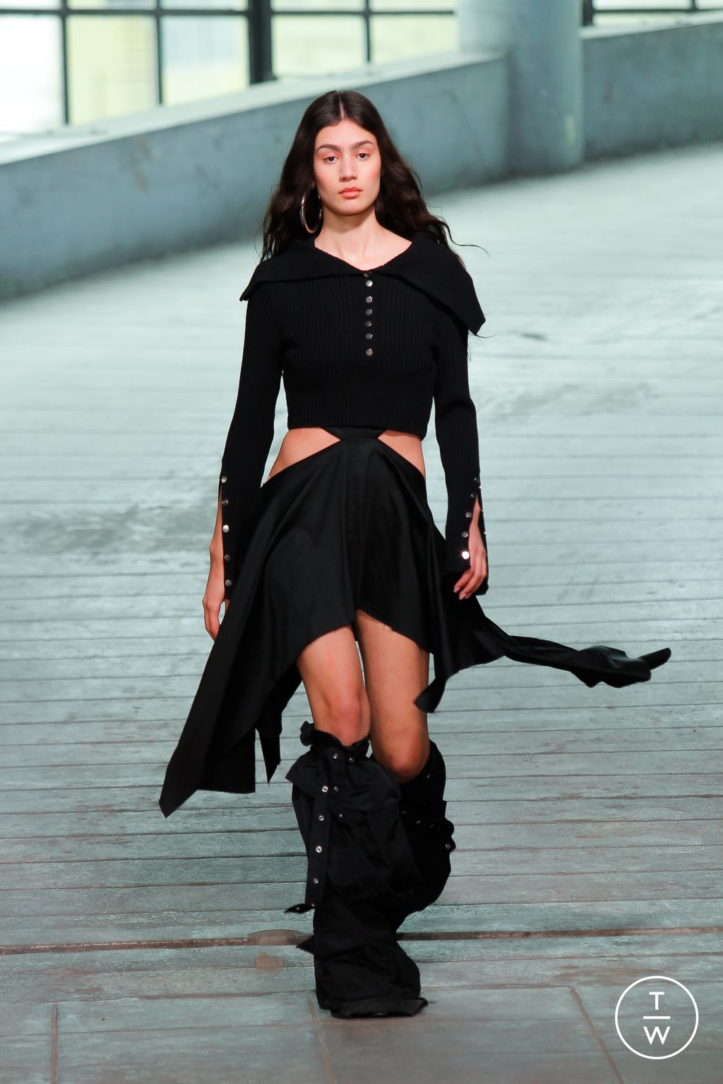 Fashion Week London Fall/Winter 2023 look 32 from the Marques' Almeida collection womenswear
