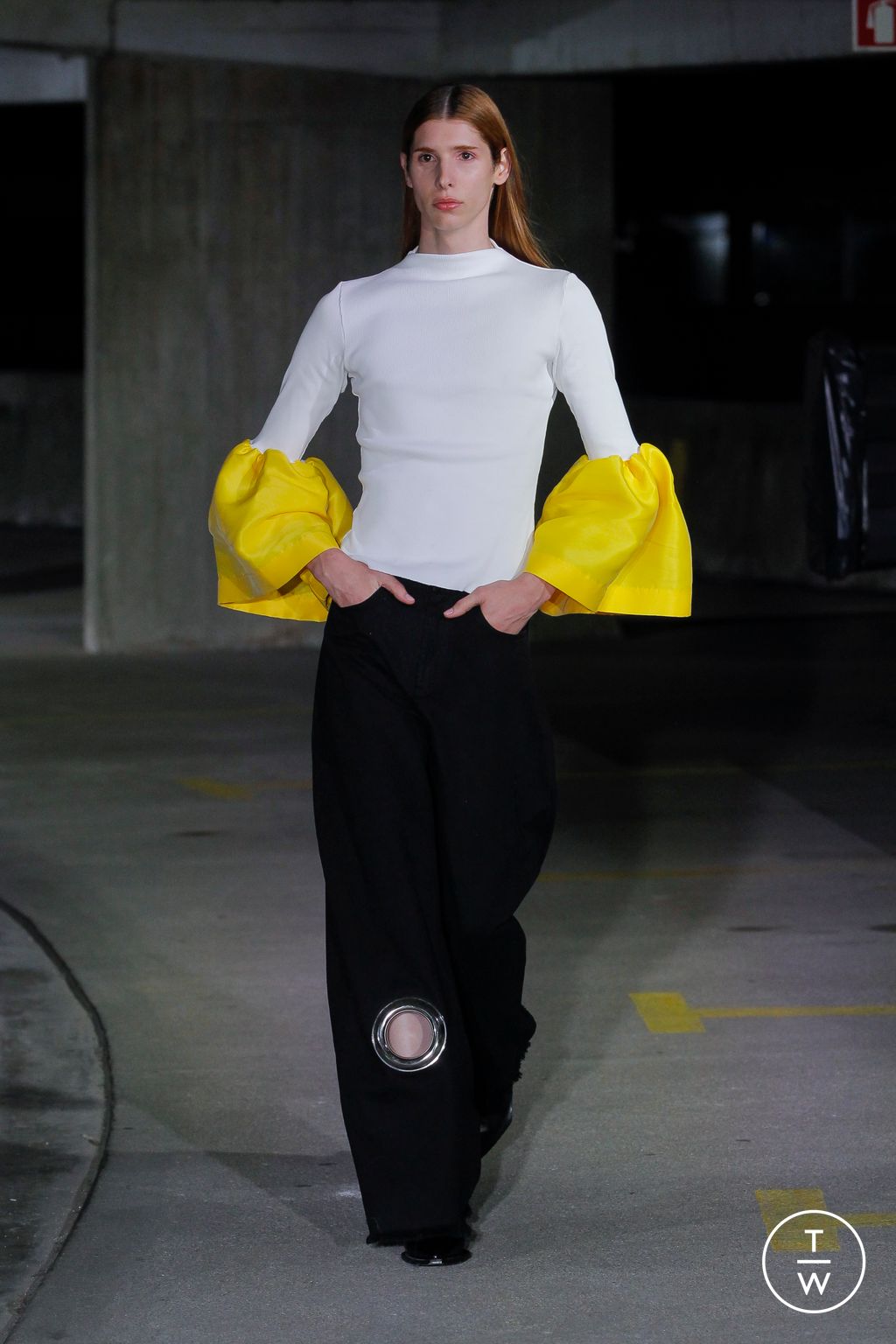 Fashion Week London Spring/Summer 2023 look 39 from the Marques' Almeida collection womenswear