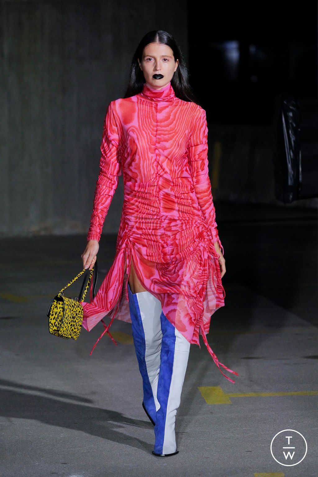 Fashion Week London Spring/Summer 2023 look 58 from the Marques' Almeida collection 女装
