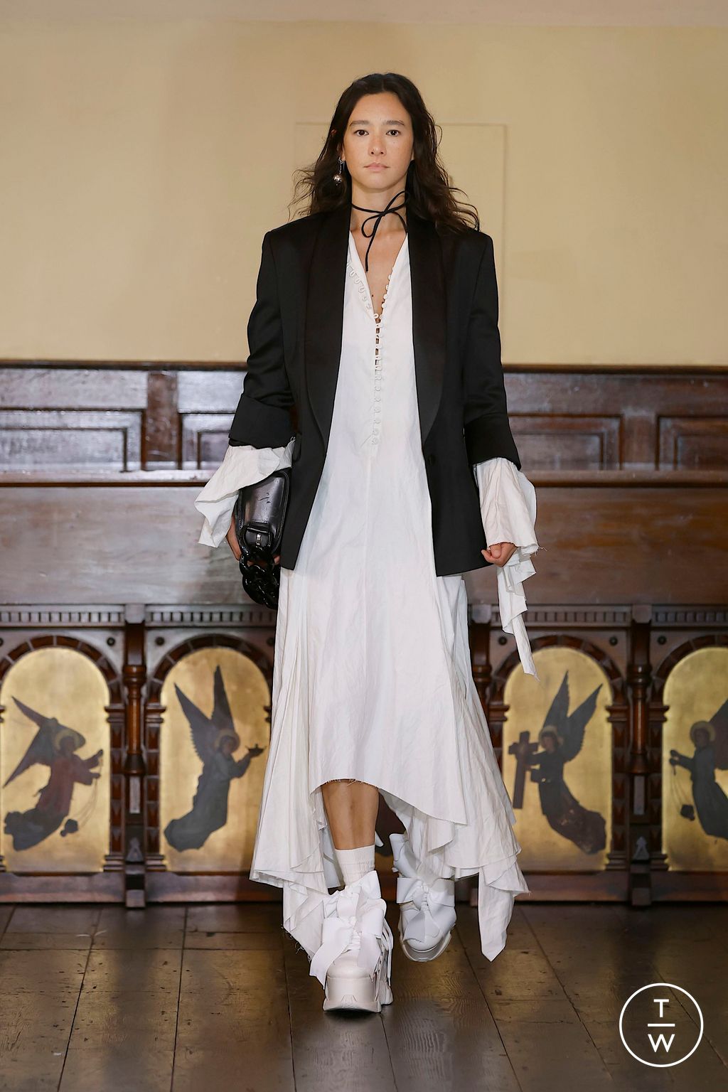 Fashion Week London Spring/Summer 2025 look 6 from the Marques' Almeida collection womenswear
