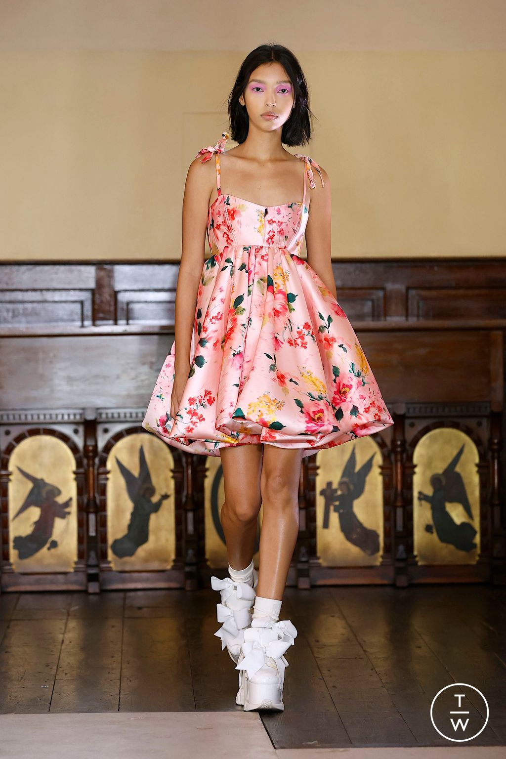 Fashion Week London Spring/Summer 2025 look 22 from the Marques' Almeida collection womenswear