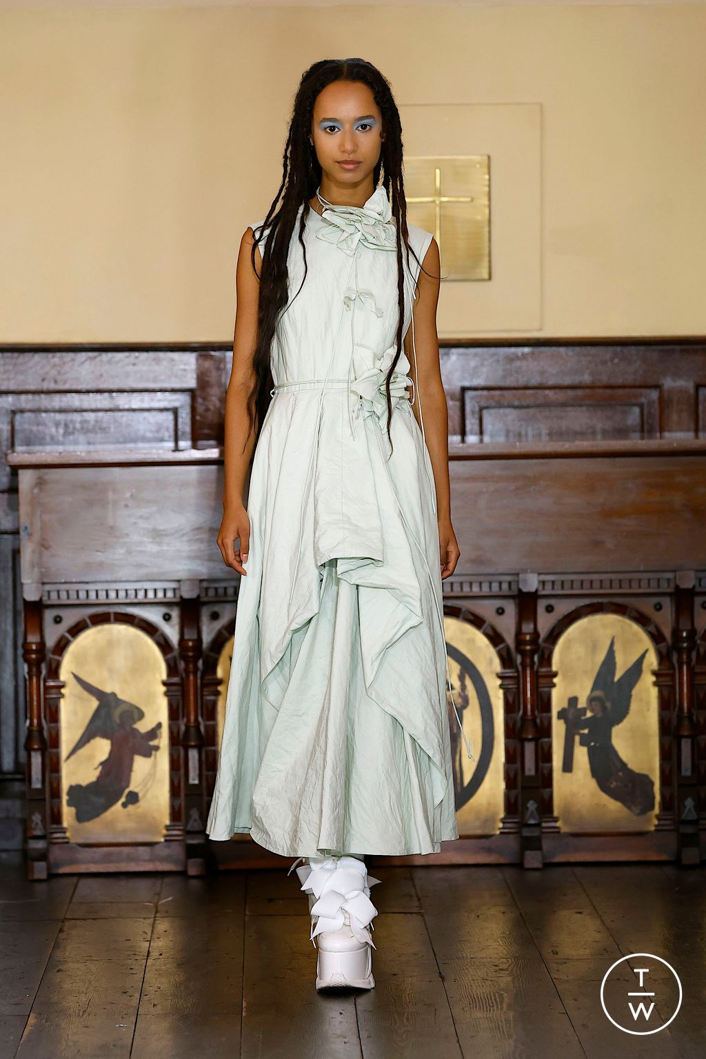 Fashion Week London Spring/Summer 2025 look 28 from the Marques' Almeida collection womenswear
