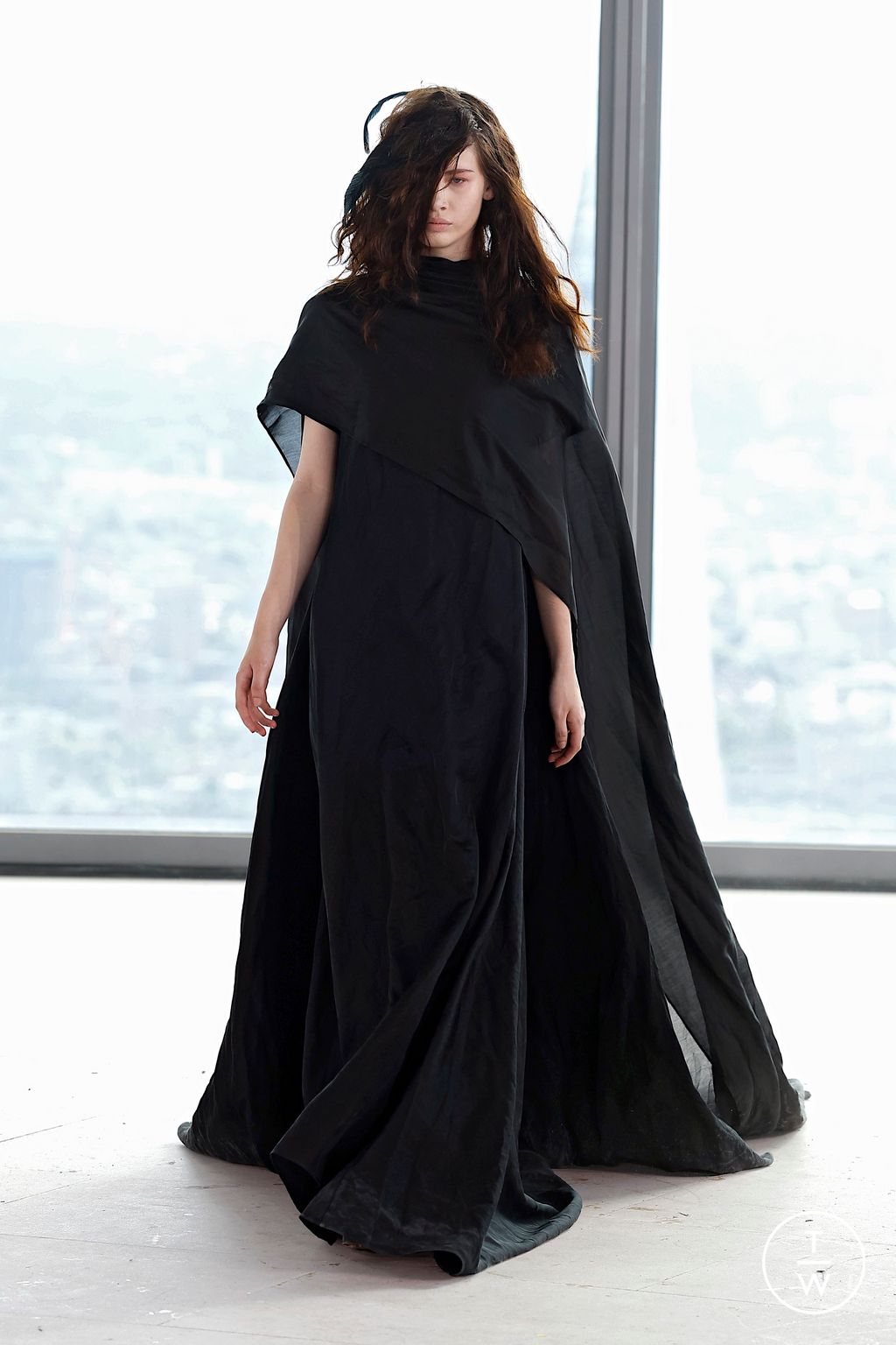 Fashion Week London Spring/Summer 2026 look 2 de la collection Marques' Almeida womenswear