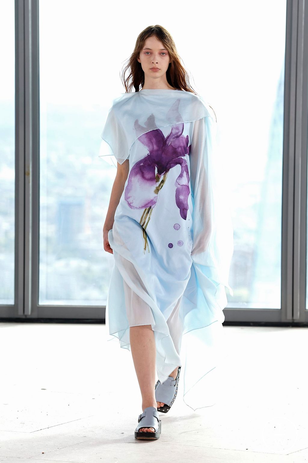 Fashion Week London Spring/Summer 2026 look 16 from the Marques' Almeida collection 女装