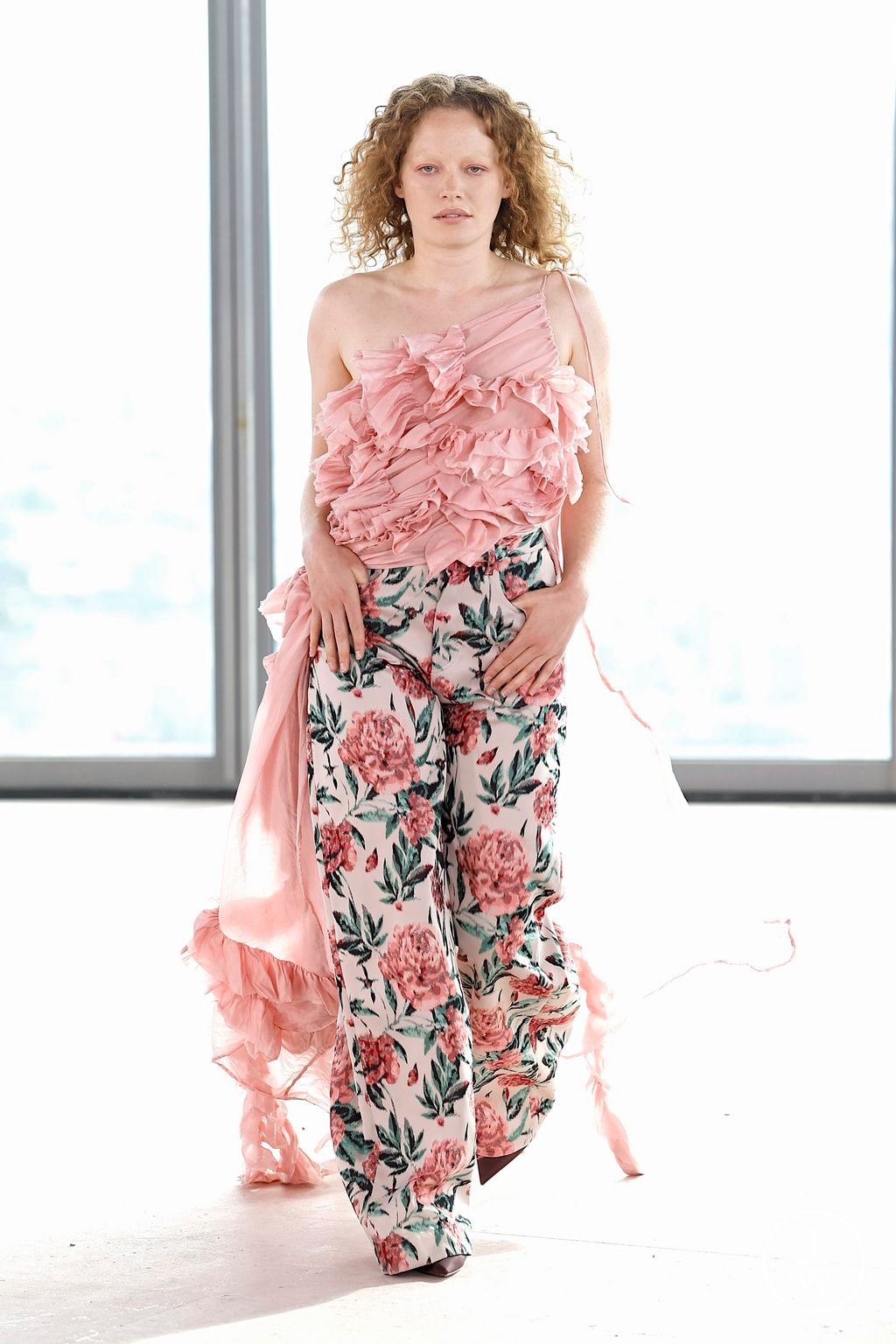 Fashion Week London Spring/Summer 2026 look 27 de la collection Marques' Almeida womenswear