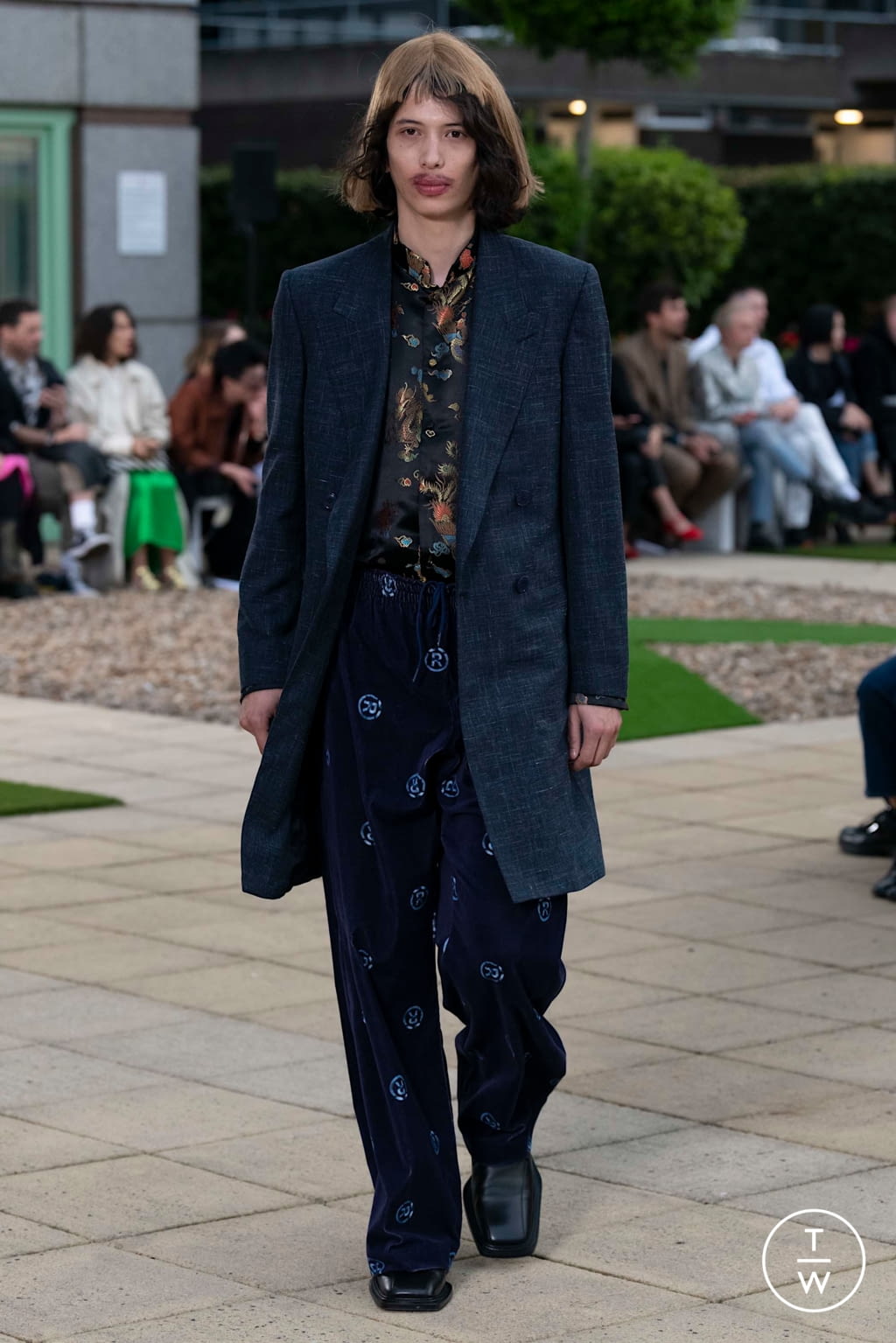 Fashion Week London Spring/Summer 2020 look 5 from the Martine Rose collection 男装