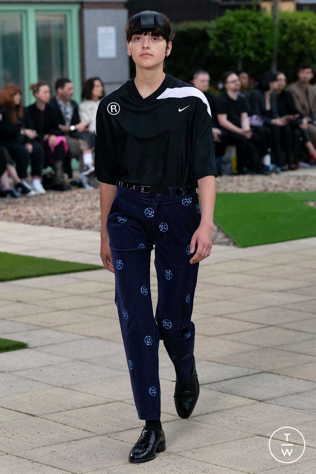 Fashion Week London Spring/Summer 2020 look 9 de la collection Martine Rose menswear