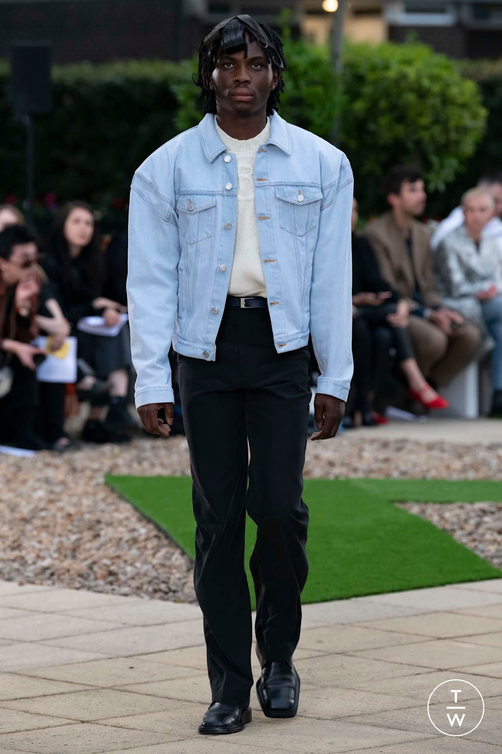Fashion Week London Spring/Summer 2020 look 13 from the Martine Rose collection menswear