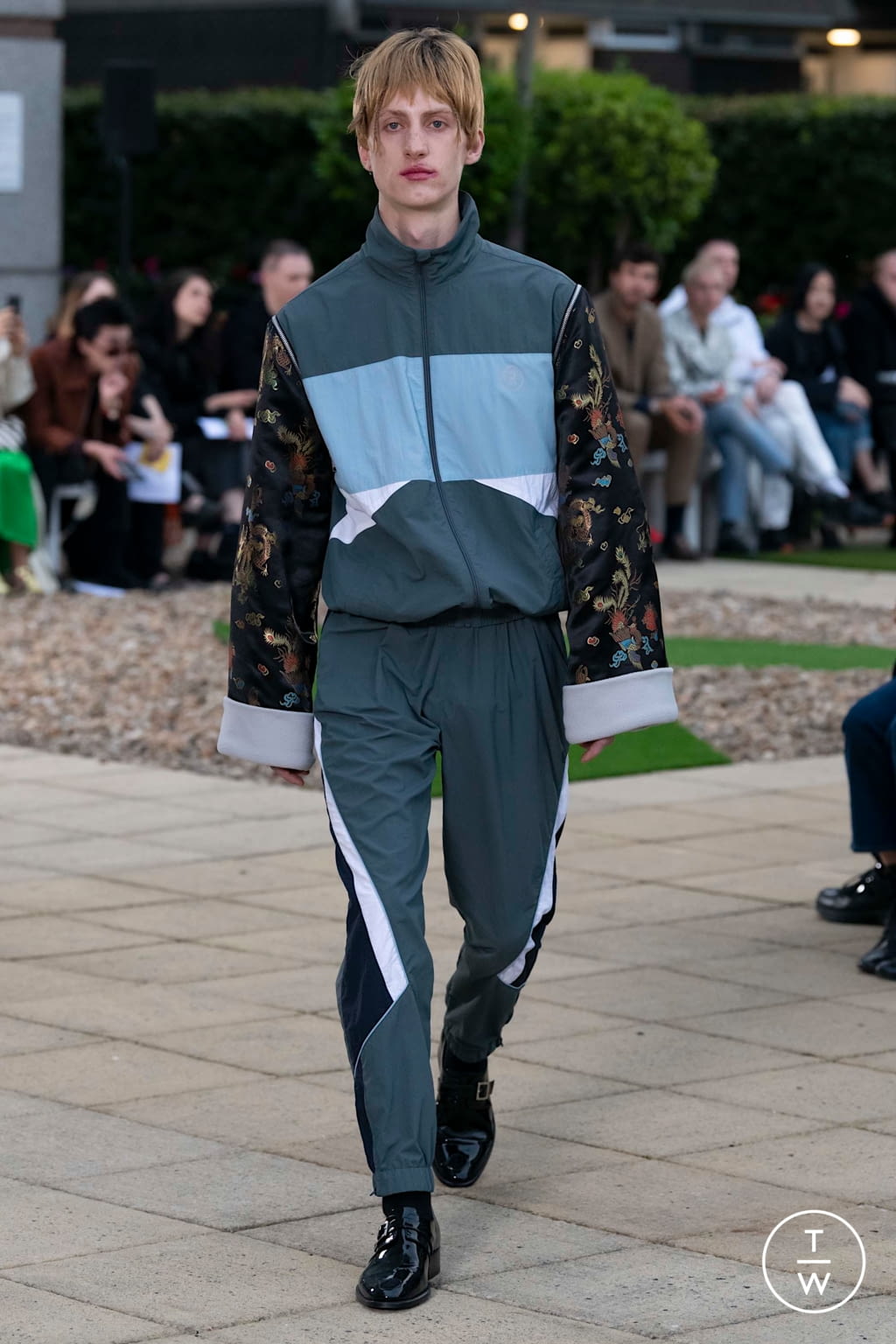 Fashion Week London Spring/Summer 2020 look 17 from the Martine Rose collection menswear