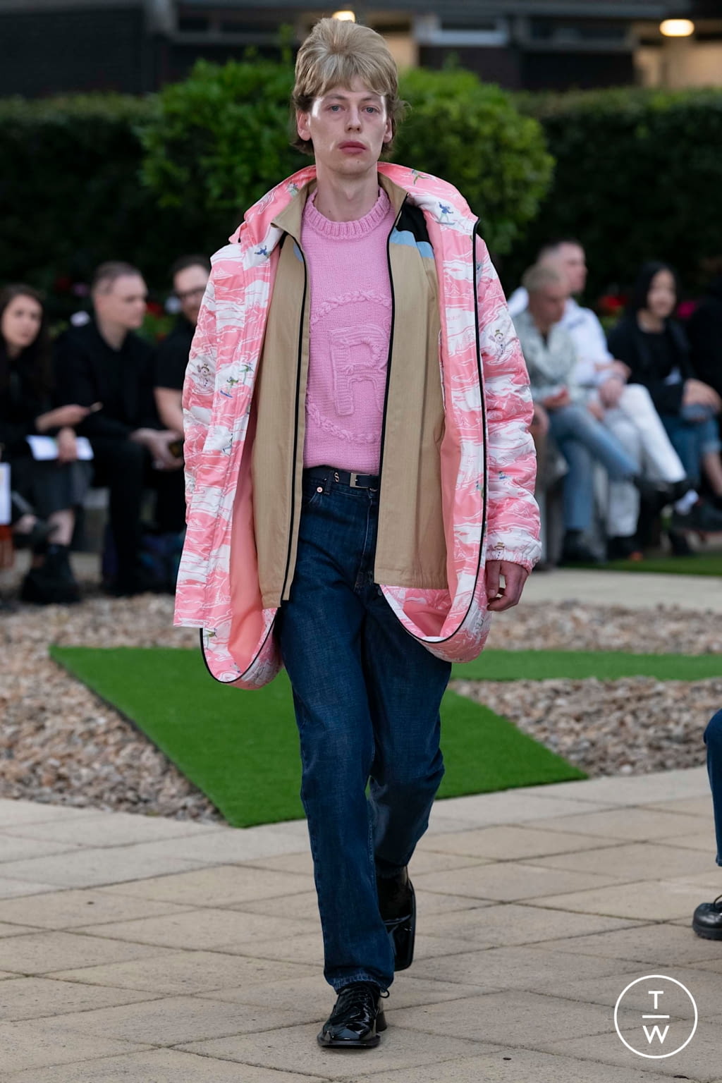Fashion Week London Spring/Summer 2020 look 22 from the Martine Rose collection 男装