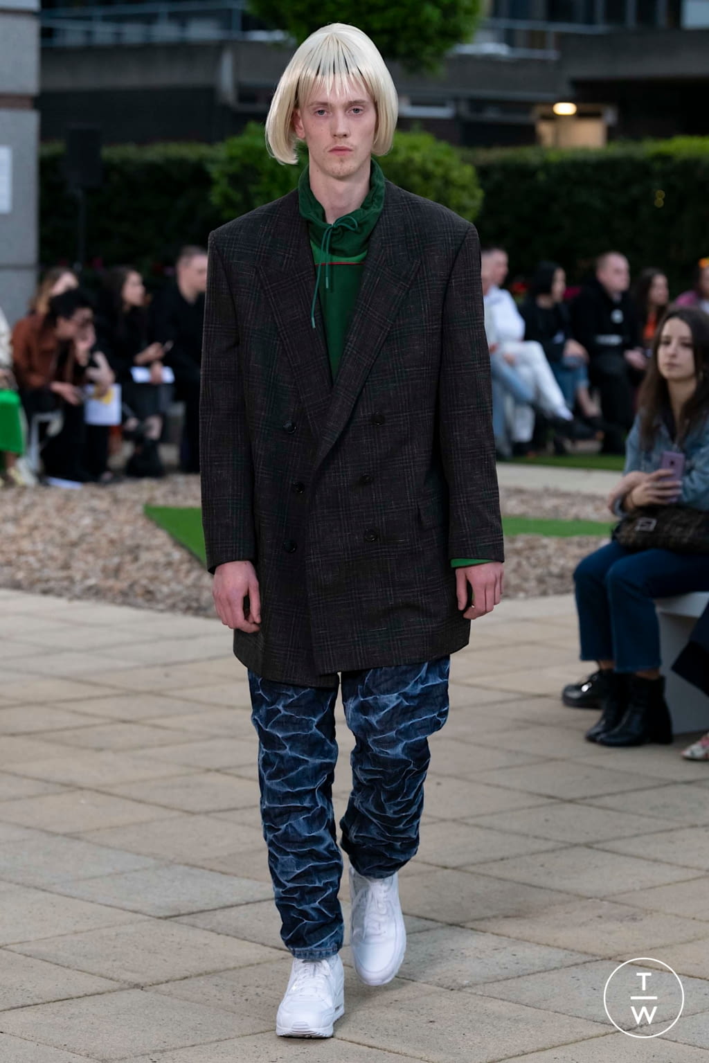 Fashion Week London Spring/Summer 2020 look 26 from the Martine Rose collection menswear