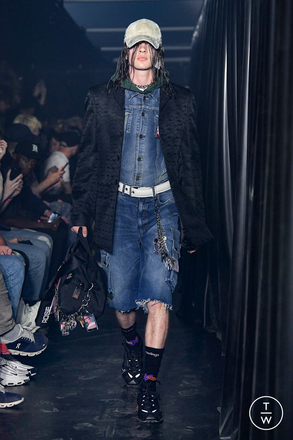 Fashion Week London Spring/Summer 2023 look 7 from the Martine Rose collection 男装