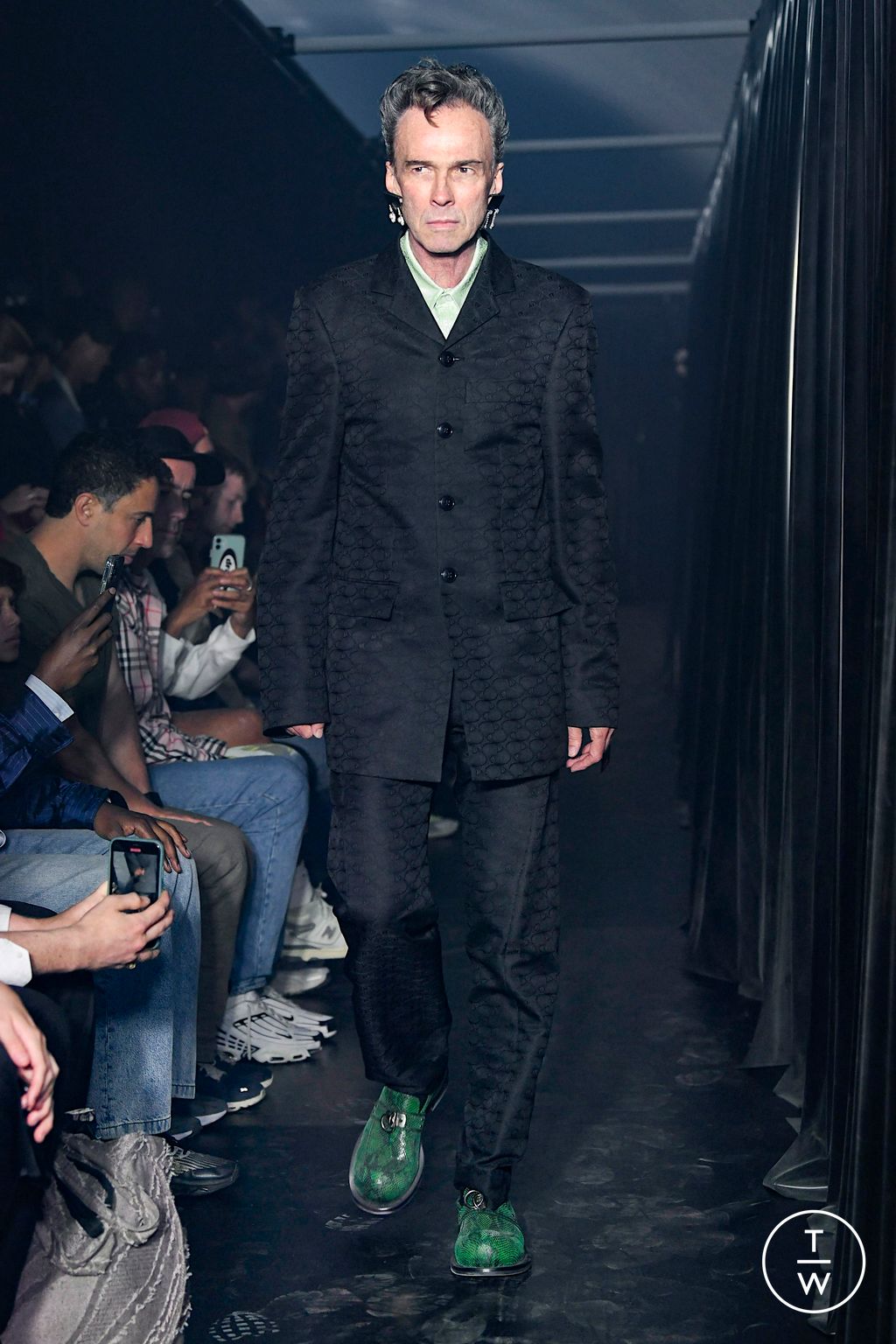 Fashion Week London Spring/Summer 2023 look 11 from the Martine Rose collection menswear