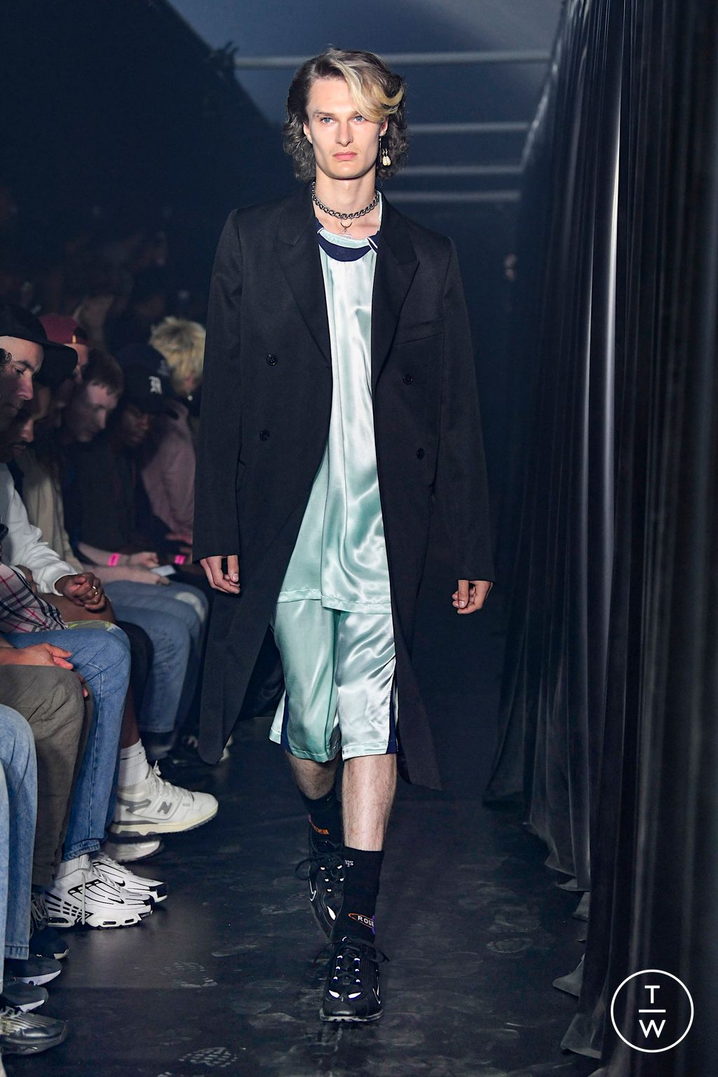 Fashion Week London Spring/Summer 2023 look 13 from the Martine Rose collection menswear