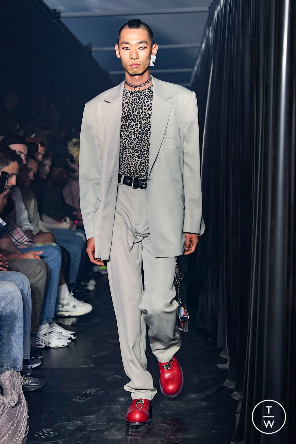 Fashion Week London Spring/Summer 2023 look 17 from the Martine Rose collection menswear