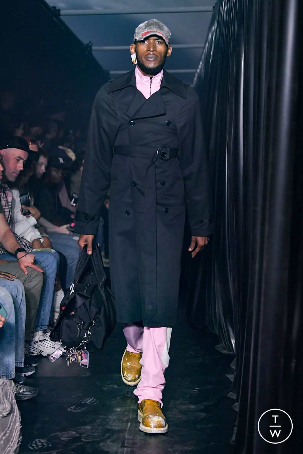 Fashion Week London Spring/Summer 2023 look 24 from the Martine Rose collection menswear