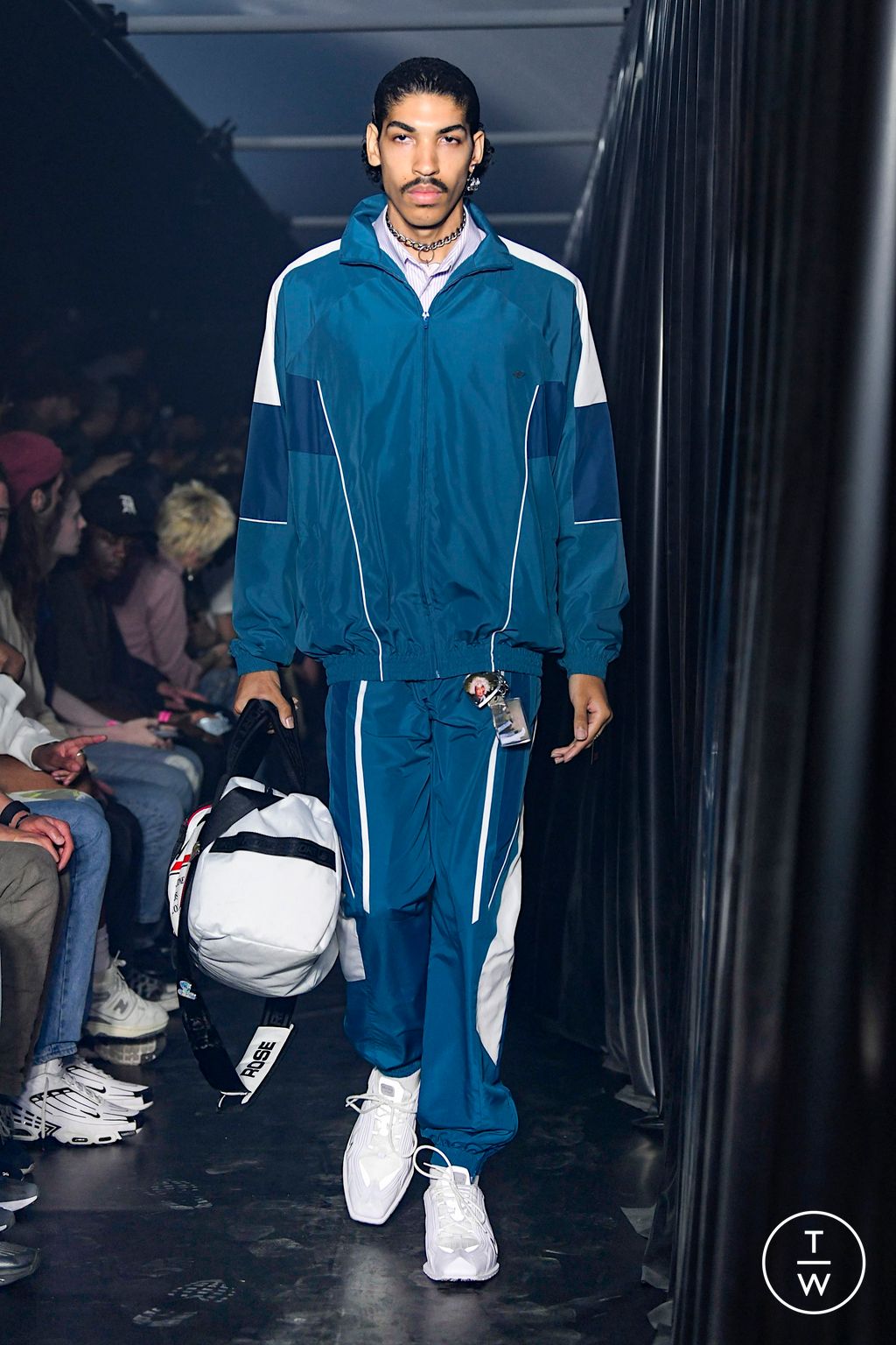 Fashion Week London Spring/Summer 2023 look 26 from the Martine Rose collection menswear