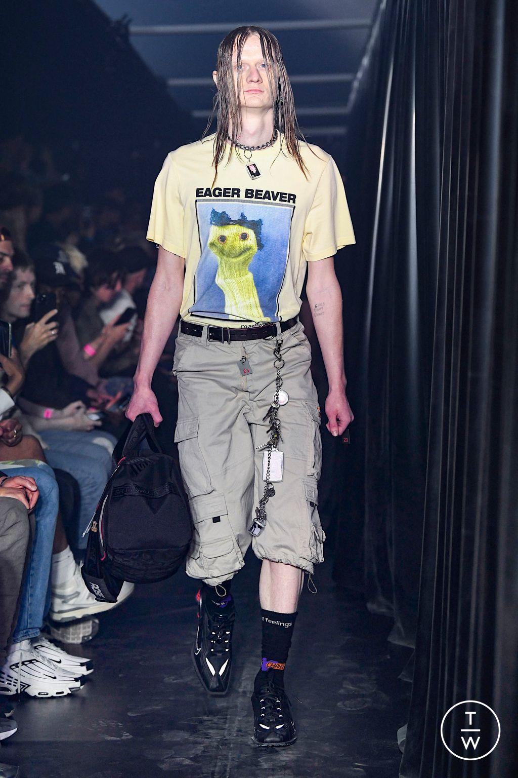 Fashion Week London Spring/Summer 2023 look 33 from the Martine Rose collection 男装