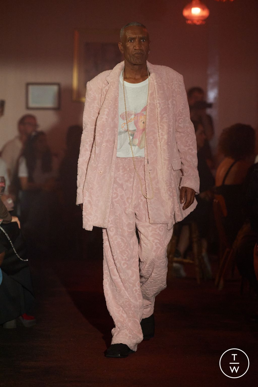 Fashion Week London Spring/Summer 2024 look 7 from the Martine Rose collection menswear