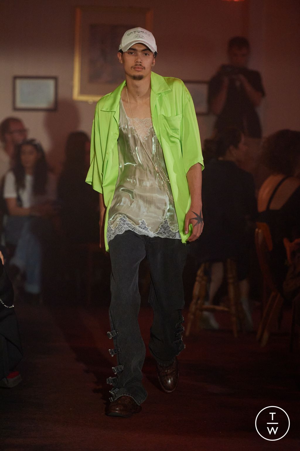 Fashion Week London Spring/Summer 2024 look 10 from the Martine Rose collection menswear