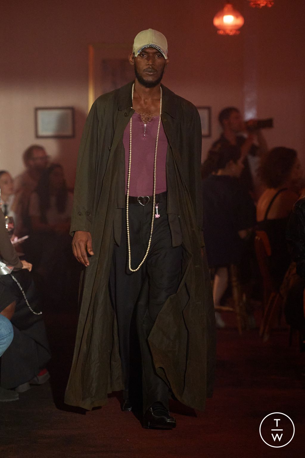 Fashion Week London Spring/Summer 2024 look 13 de la collection Martine Rose menswear