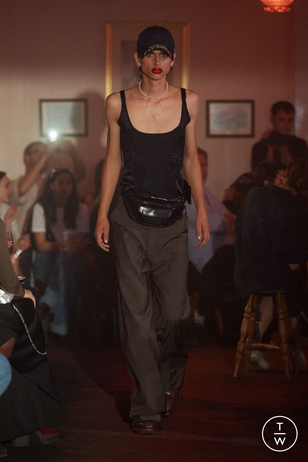 Fashion Week London Spring/Summer 2024 look 18 de la collection Martine Rose menswear