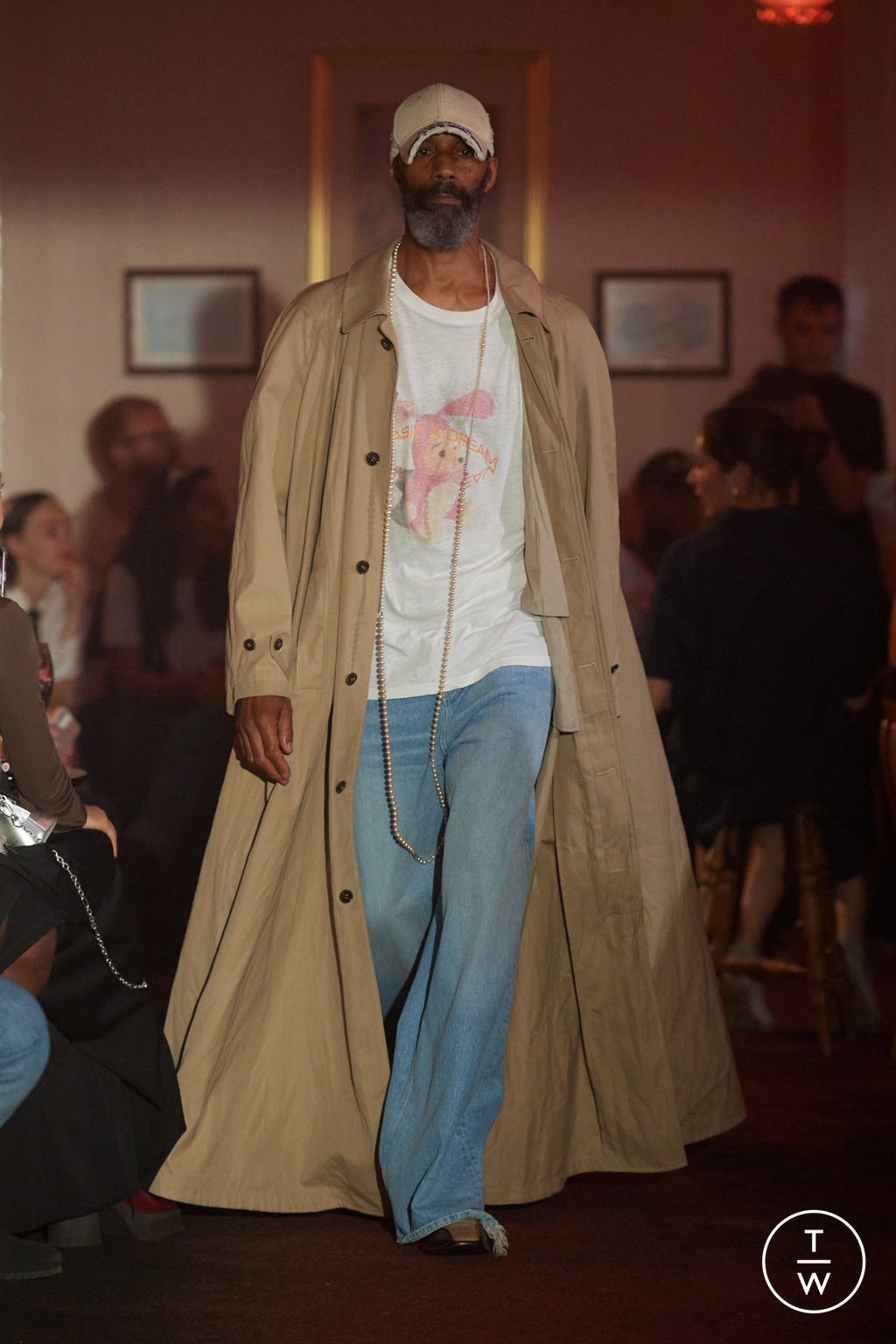 Fashion Week London Spring/Summer 2024 look 19 from the Martine Rose collection menswear