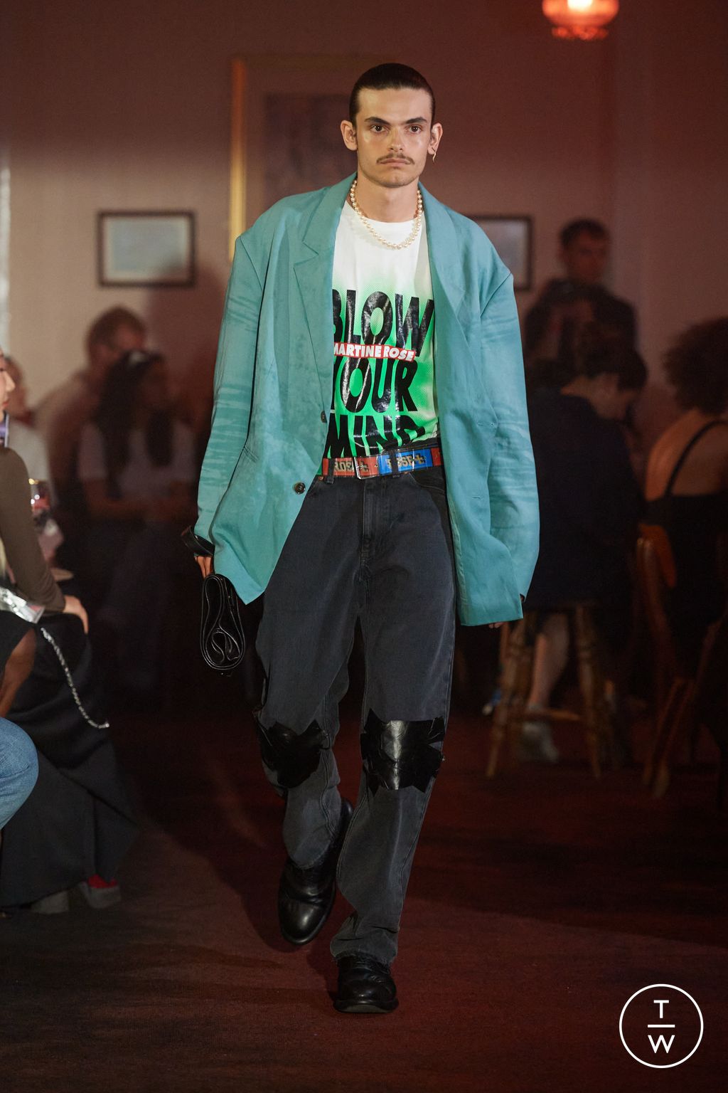 Fashion Week London Spring/Summer 2024 look 21 from the Martine Rose collection menswear