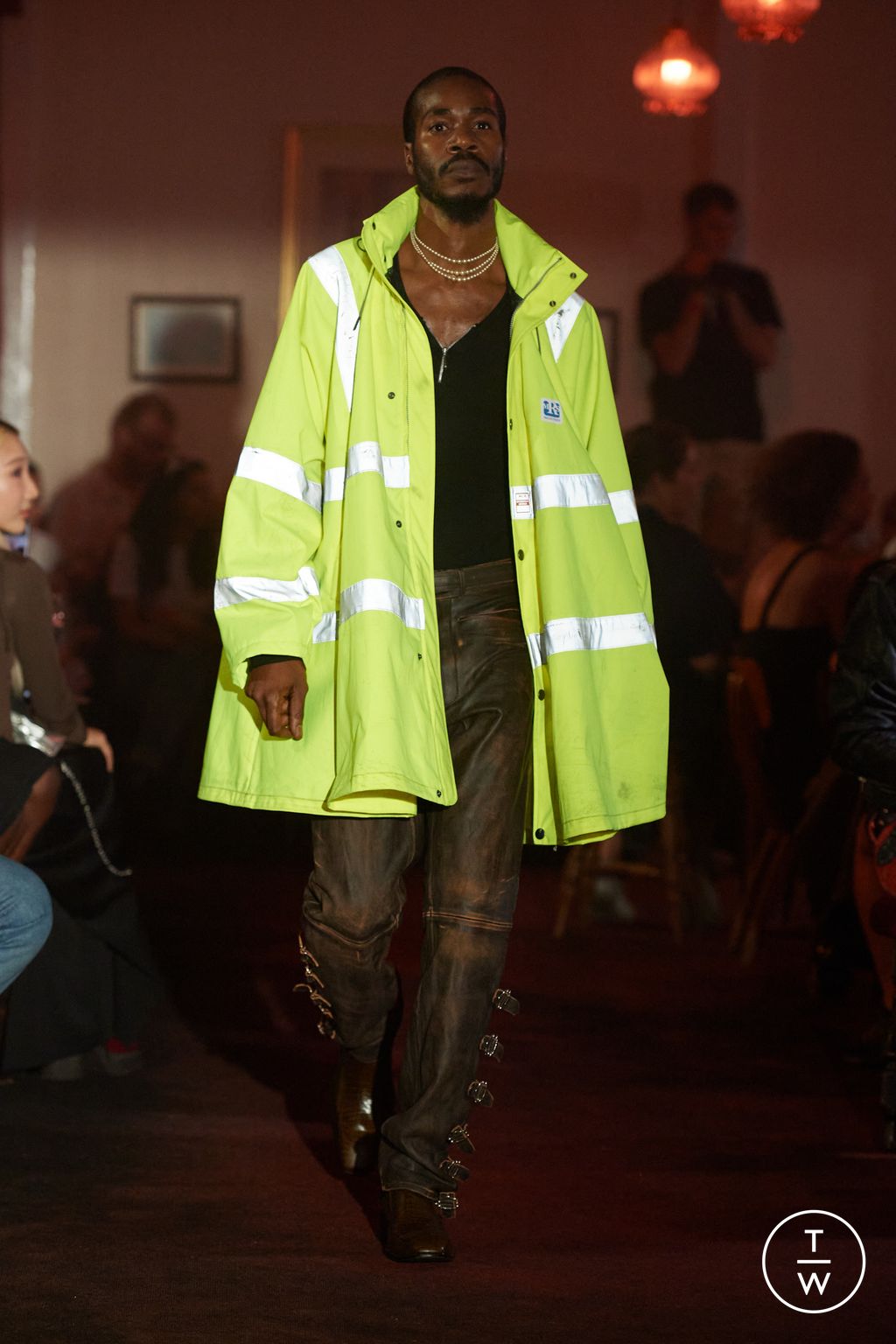Fashion Week London Spring/Summer 2024 look 24 from the Martine Rose collection menswear