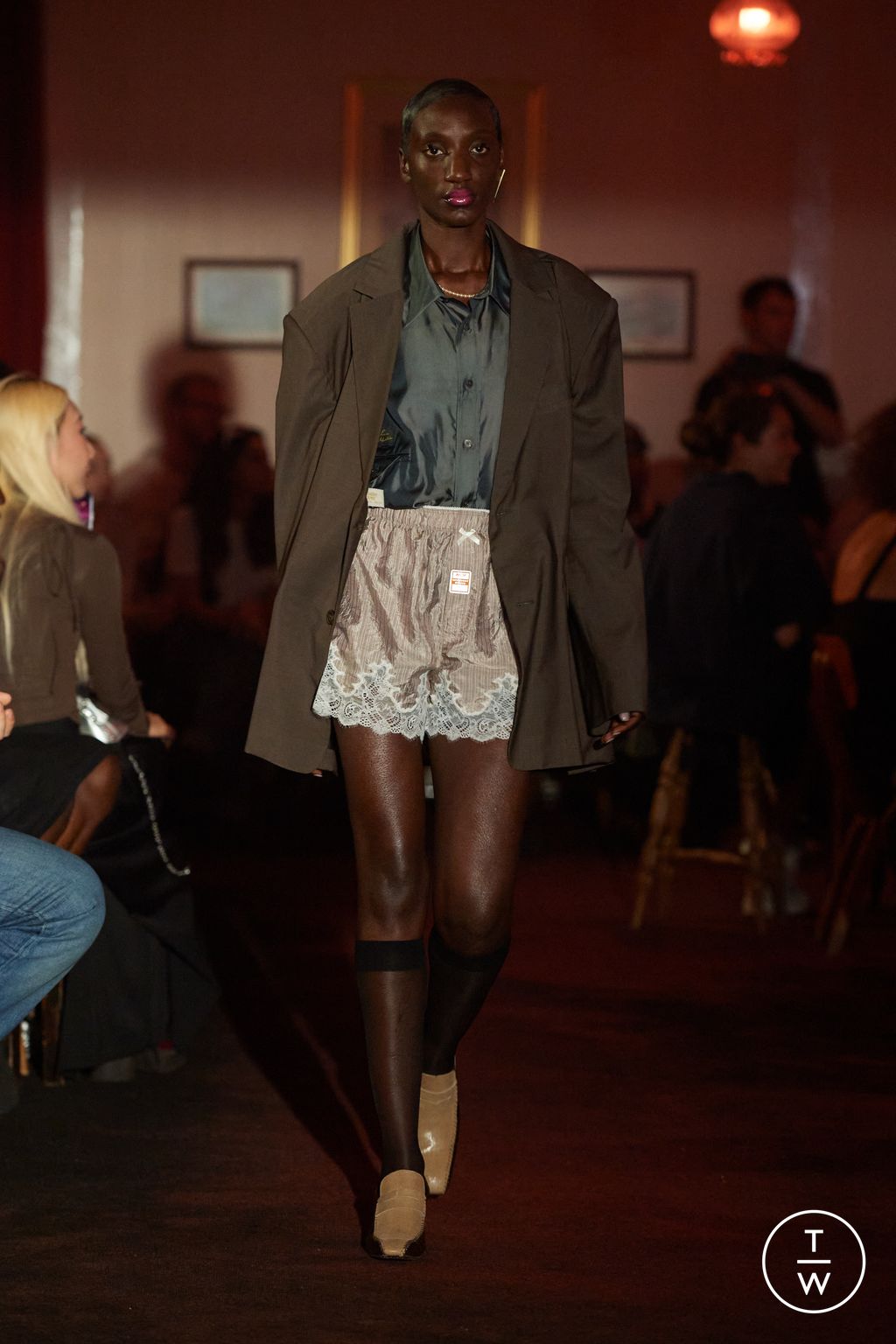 Fashion Week London Spring/Summer 2024 look 38 from the Martine Rose collection 男装